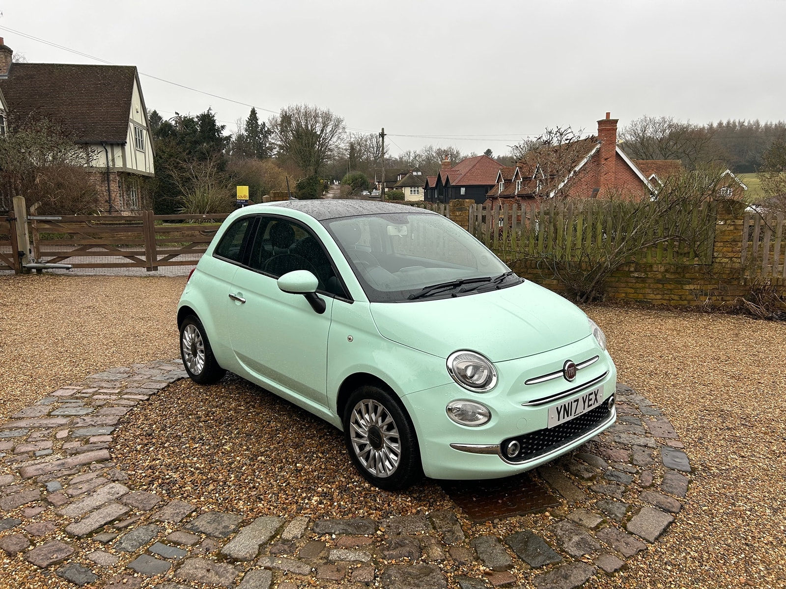 Wallpaper #36e02 Violet Fiat 500 Car Stock Editorial Photo 3290162 Clashot 85352234