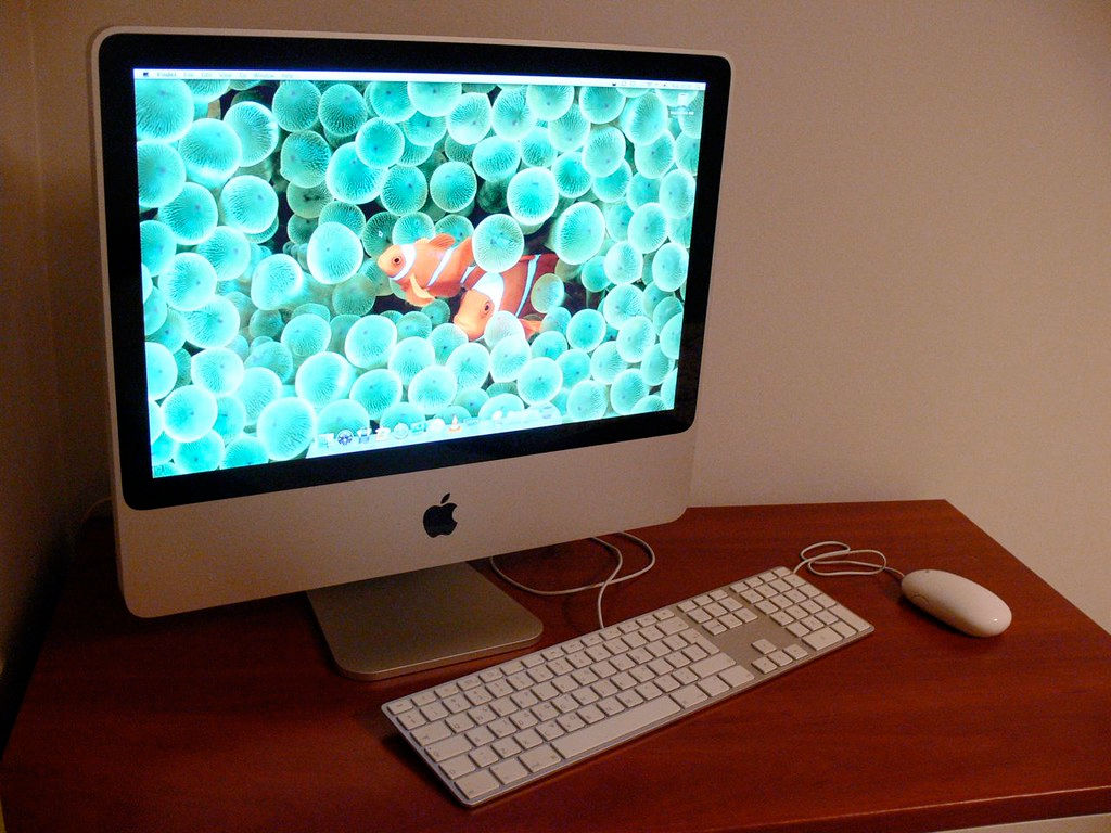 Wallpaper #224a0 Close Up of White iMac Apple Macintosh Computer with Monitor and