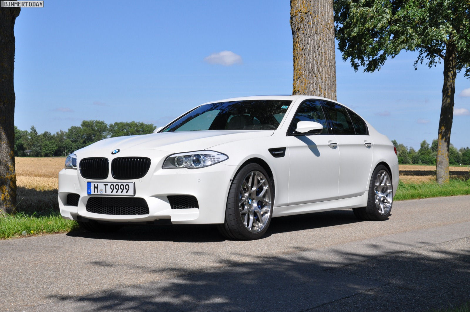 Wallpaper #v3fdJpMB-pgBXx60JaPB8 Photo Gallery F10 BMW M5 Frozen White