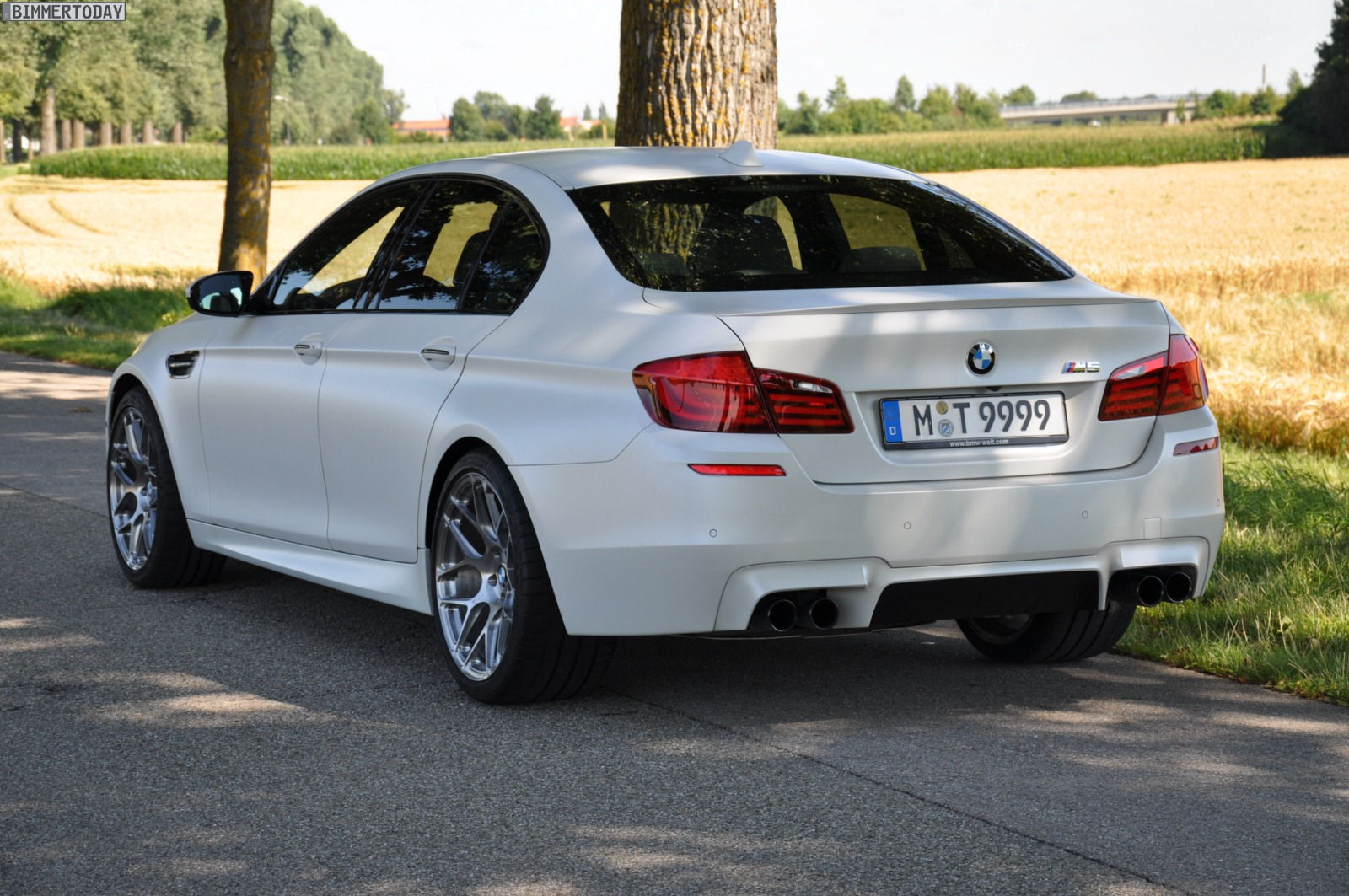 Wallpaper #v3fdJpMB-pgBXx60JaPB99 Photo Gallery F10 BMW M5 Frozen White