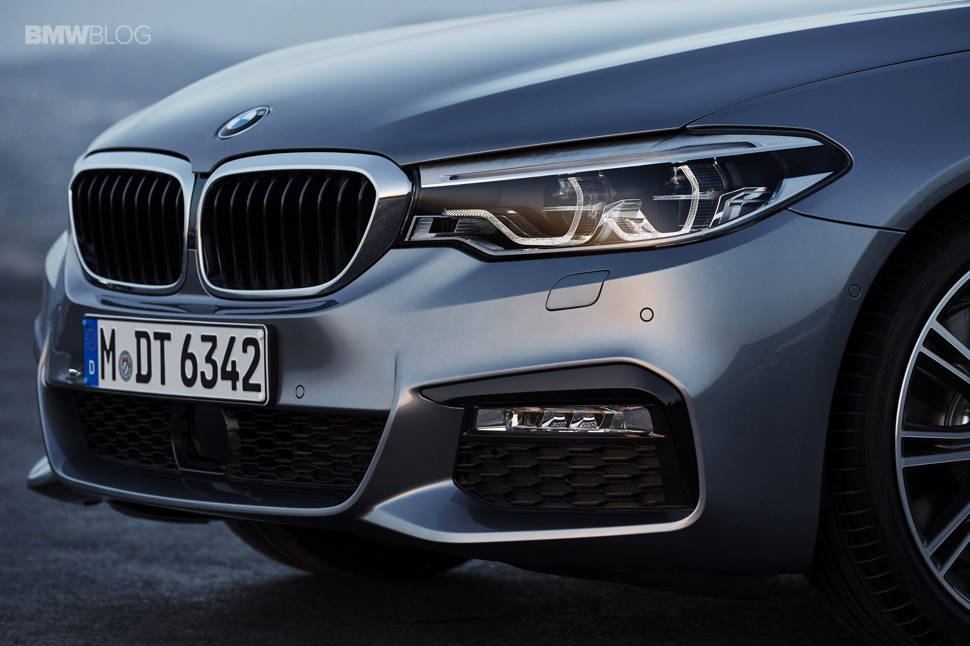 Wallpaper #_H2z8Y4Bnwiau_P6LwkD16 2017 BMW 5 Series Will Have Adaptive LED Headlights as Standard in Us