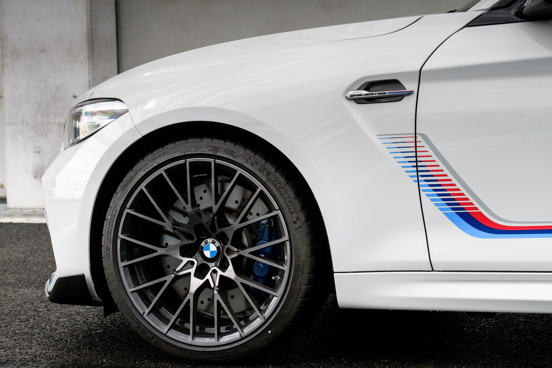 Wallpaper #717dMpMBborbLbczX18_51 BMW M2 Competition Heritage Edition Limited to 40 Units