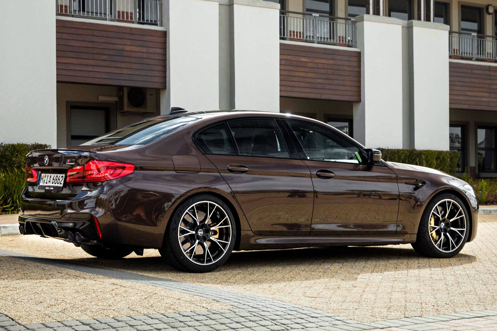 Wallpaper #rmeQ65IBSpphPi3-E0xa255 New M5 Brown