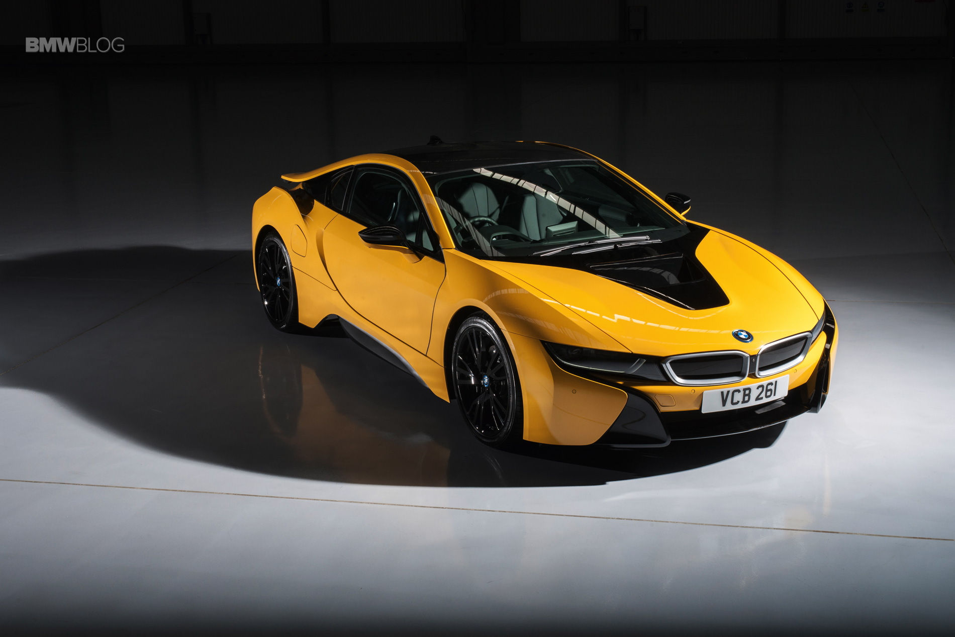 Wallpaper #En3o844Bnwiau_P6-w7427 BMW Offers Individual Colors for the i8 Hybrid Sportscar