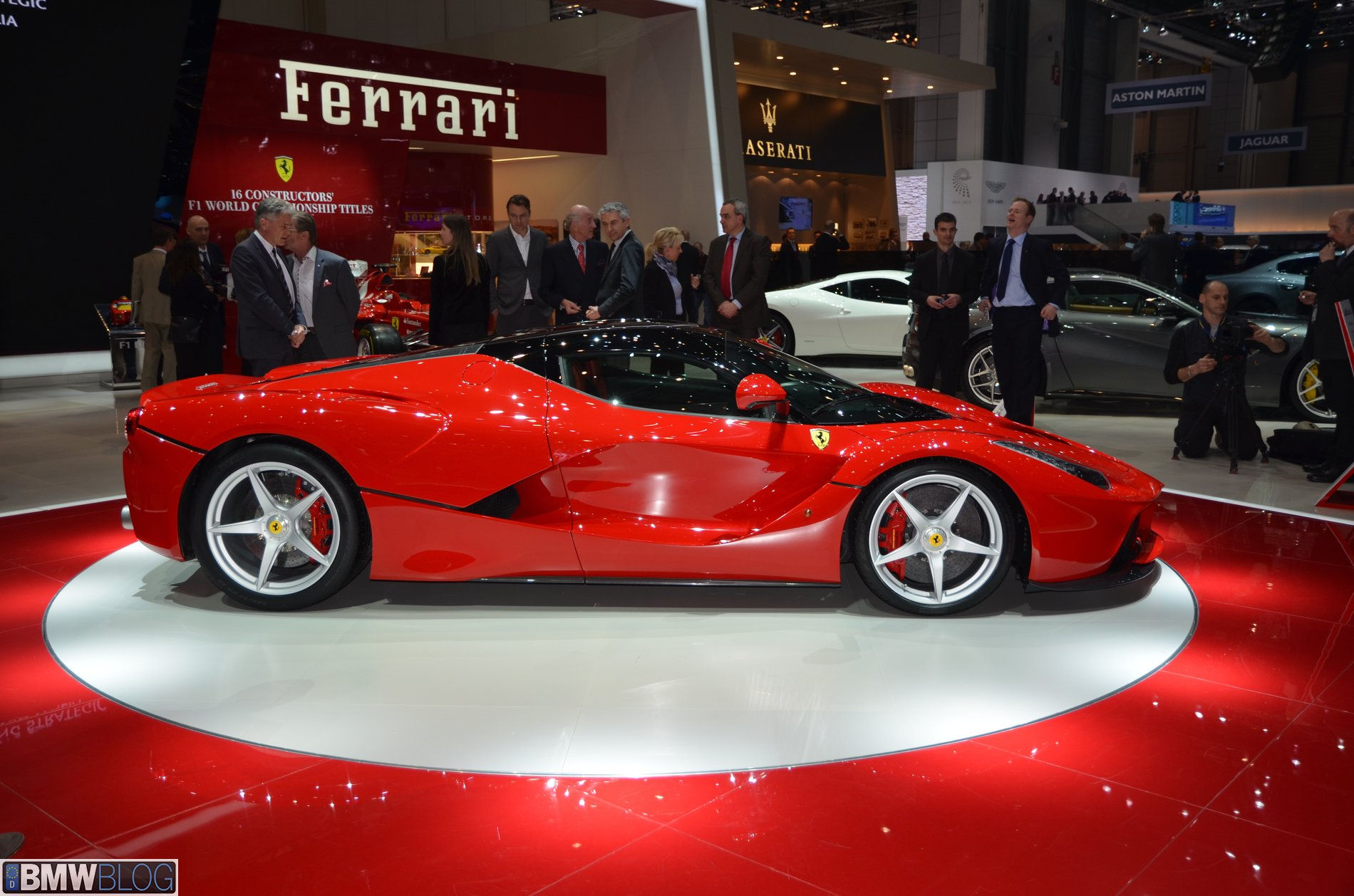 Wallpaper #IamqKZMBMYaX5LKBcdT385 2013 Geneva Laferrari a Hybrid with 949 Hp