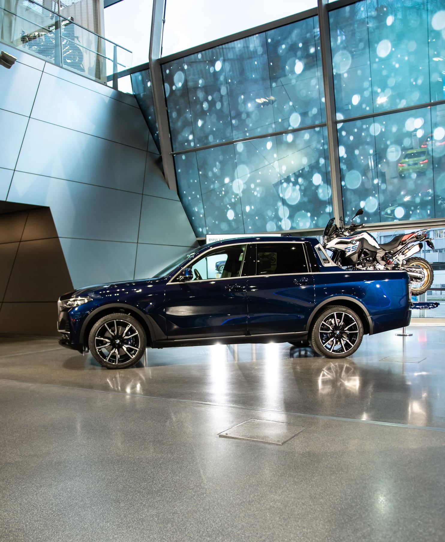 Wallpaper #VnT0wo4B_8f4nGFaOG-O47 The One Off BMW X7 Pickup Truck is Now Displayed at the BMW Welt