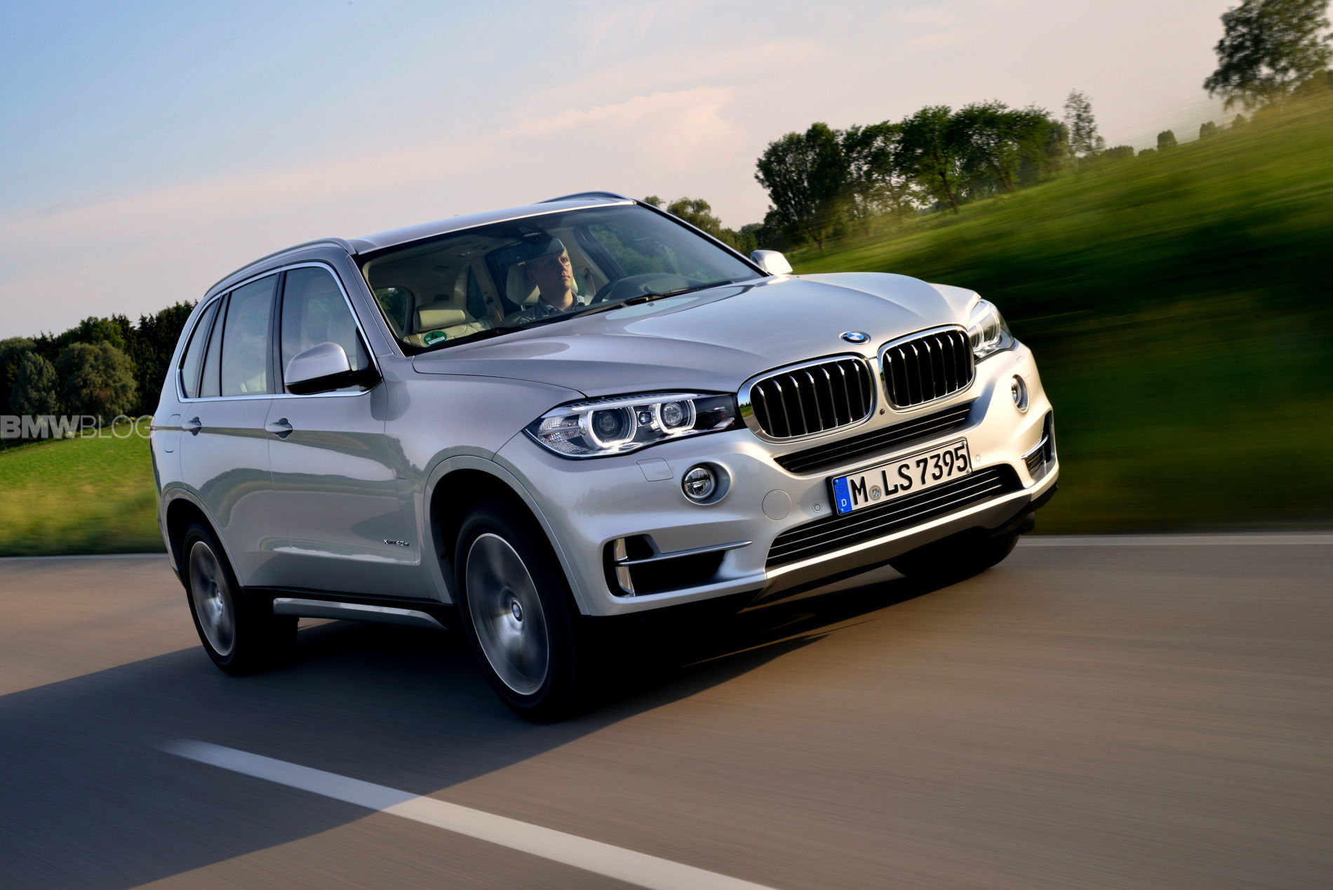 Wallpaper #kaejMpMBlSzal8H1A9vR317 BMW X5 Xdrive40e See New Images