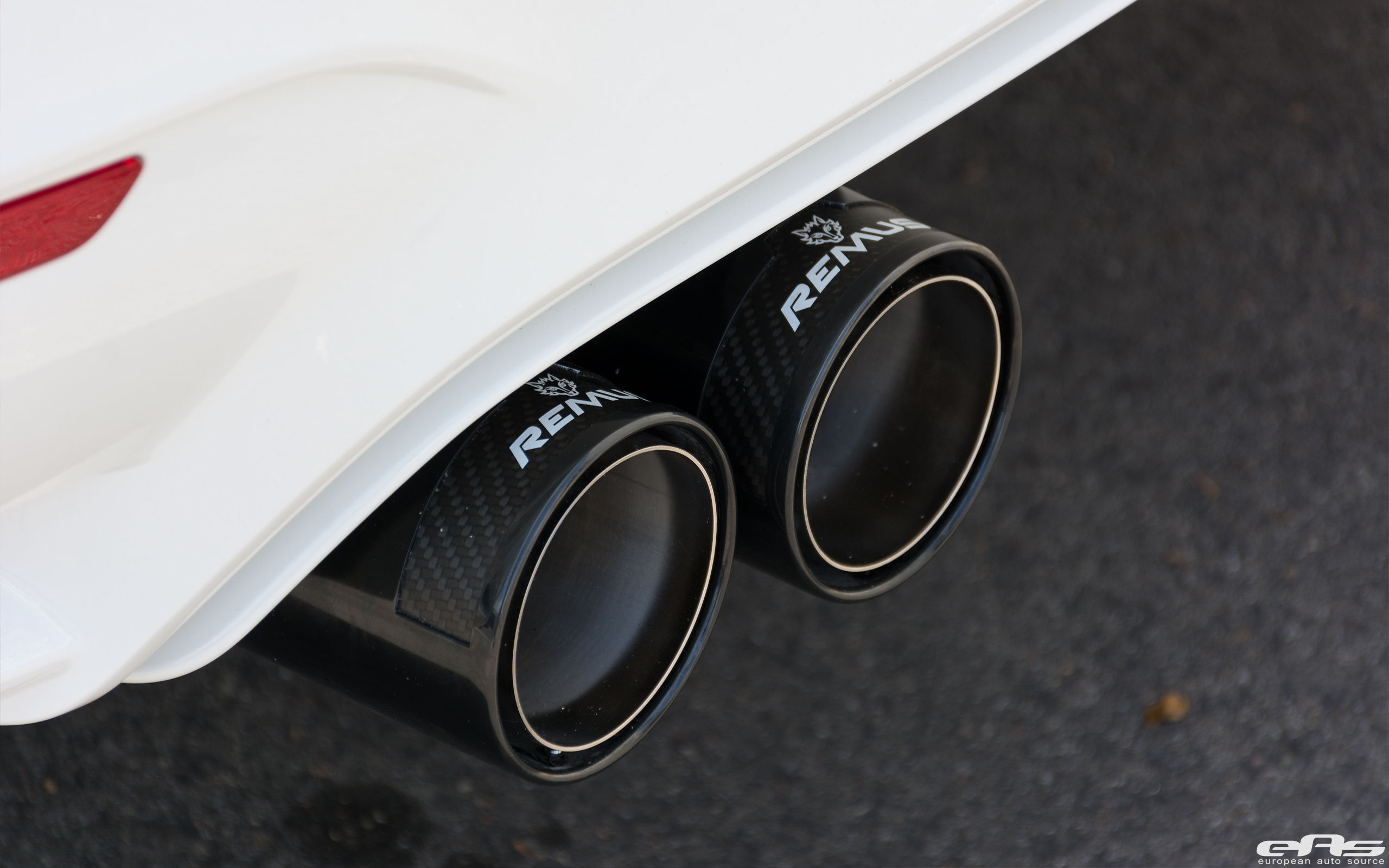 Wallpaper #8UCEMZMBJhL2WPbaOMYq237 Alpine White BMW F80 M3 with a Remus Exhaust System Installed