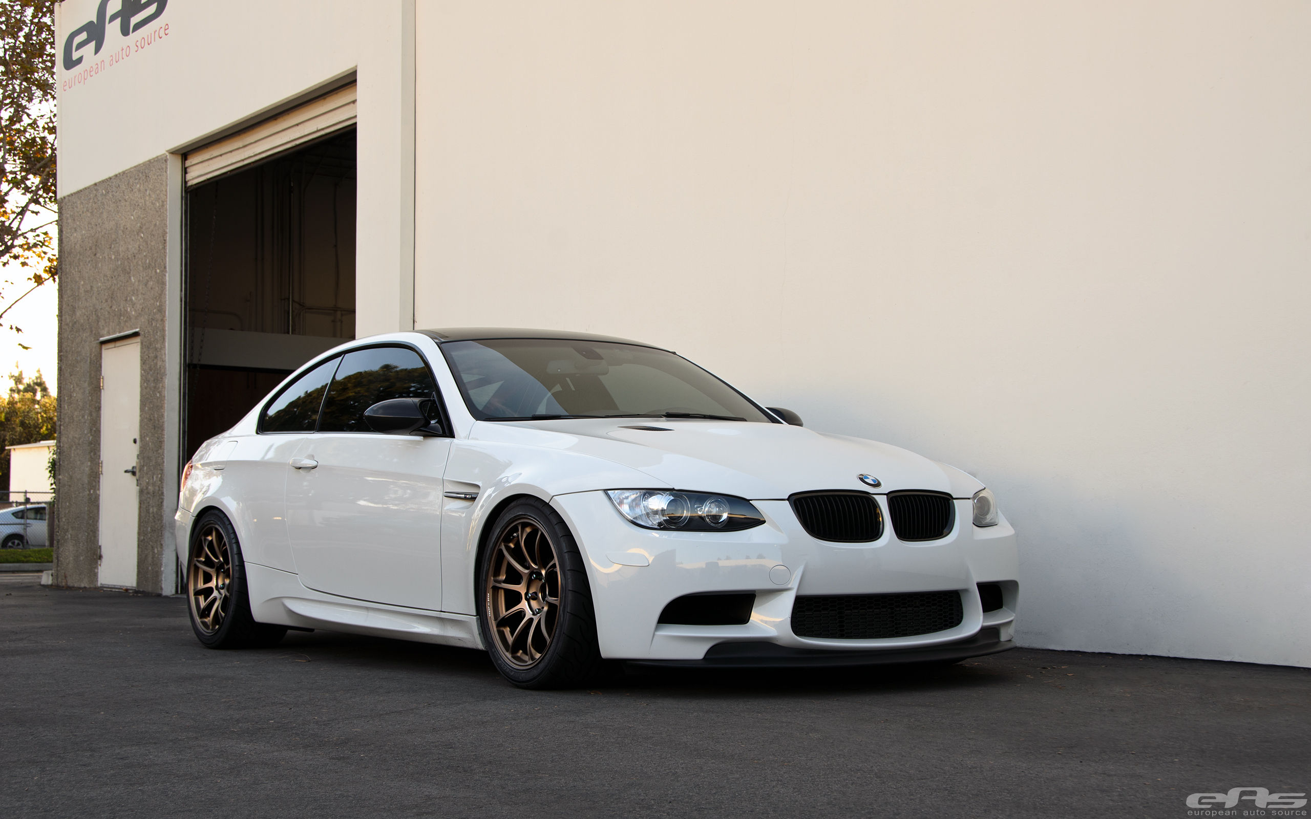 Wallpaper #8UCEMZMBJhL2WPbaOMYq145 Alpine White BMW E92 M3 is Ready for the Track