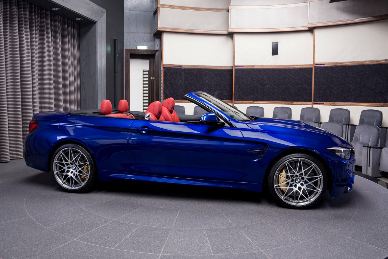 Wallpaper #fUW3j44B7YBJg1BVTp3-51 BMW M4 Competition Convertible in Individual San Marino Blue