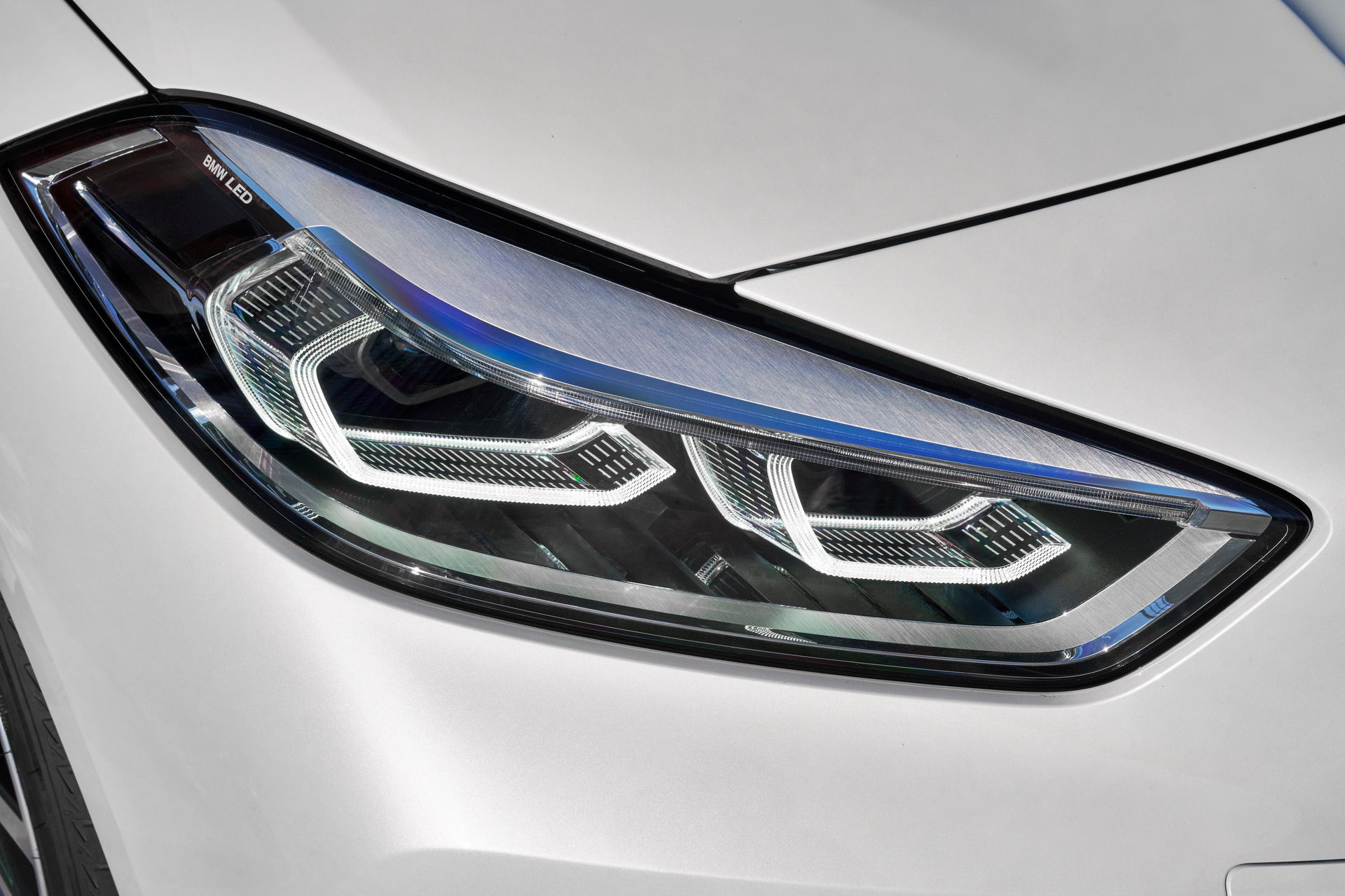 Wallpaper #uVY8e5cBsd6xcFiESNwx15 Guide the Different BMW Headlights Technologies Explained