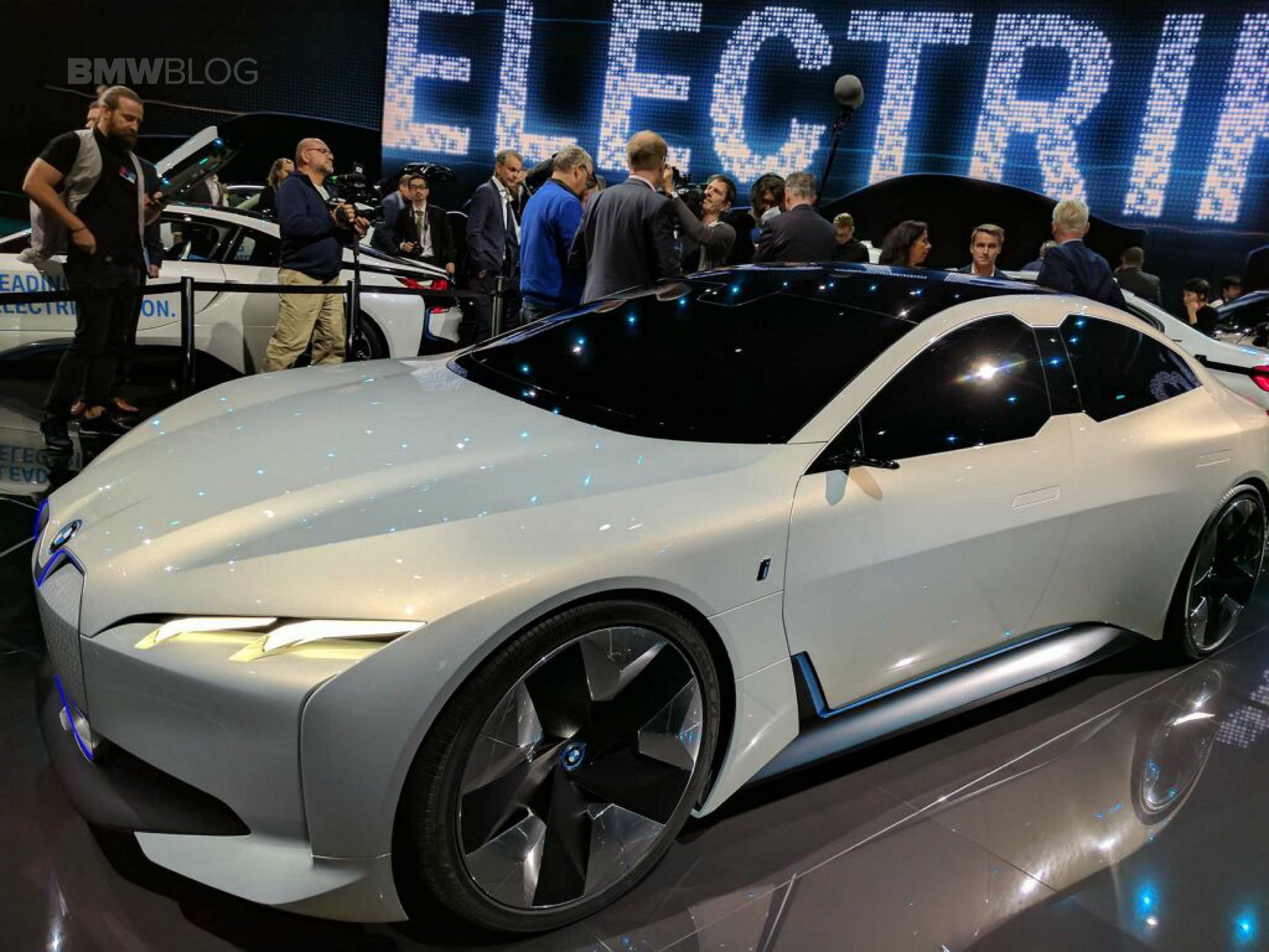 Wallpaper #131A8Y4Bnwiau_P6SAhU45 BMW Introduces the Tesla Fighter BMW I Vision Dynamics