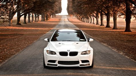 Wallpaper #YnP0fo4BFI5NbQksIxfN49 A White  BMW  M3 E92 on an Empty Road