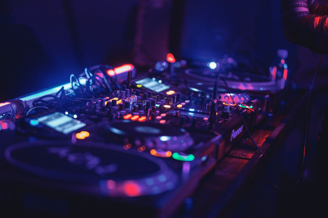 Wallpaper #M2doBpMBSpphPi3-_MEp17 Random Dj Name Generator Random Techno Festival Name Generator