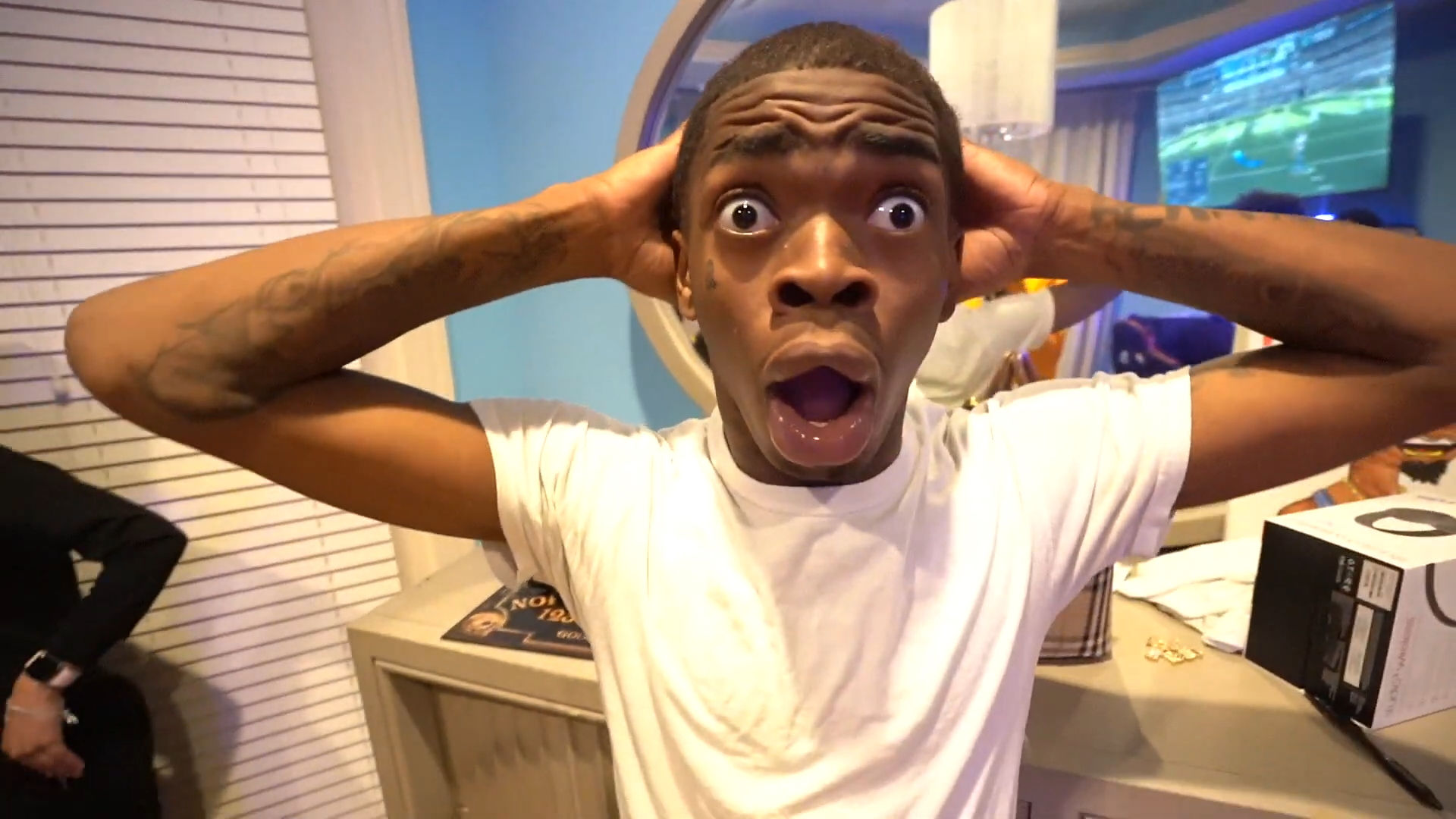 Wallpaper #IWf6_JIBSpphPi3-lZoB80 Shocked Black Guy Video Gallery Know Your Meme