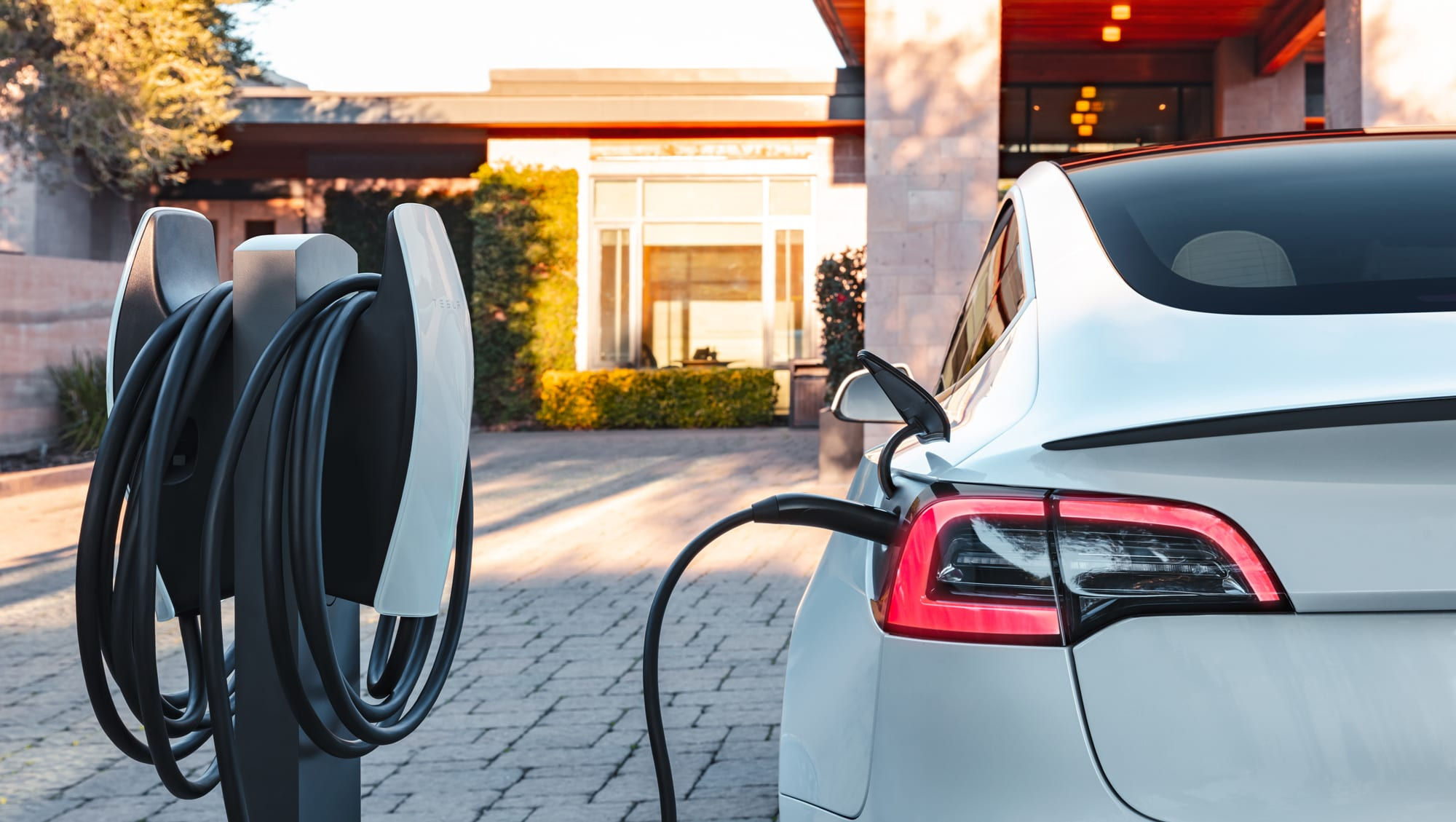 Wallpaper #NWdC9pIBSpphPi3-NYMG154 Roadside Electric Car Charging