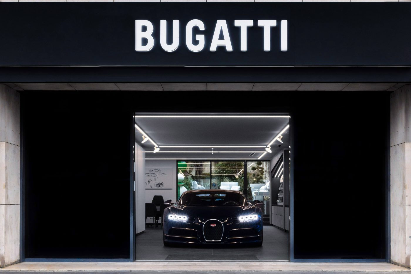 Wallpaper #L2e38ZIBSpphPi3-am2y85 Bugatti Opens Newest Showroom in Paris Supercarsnet