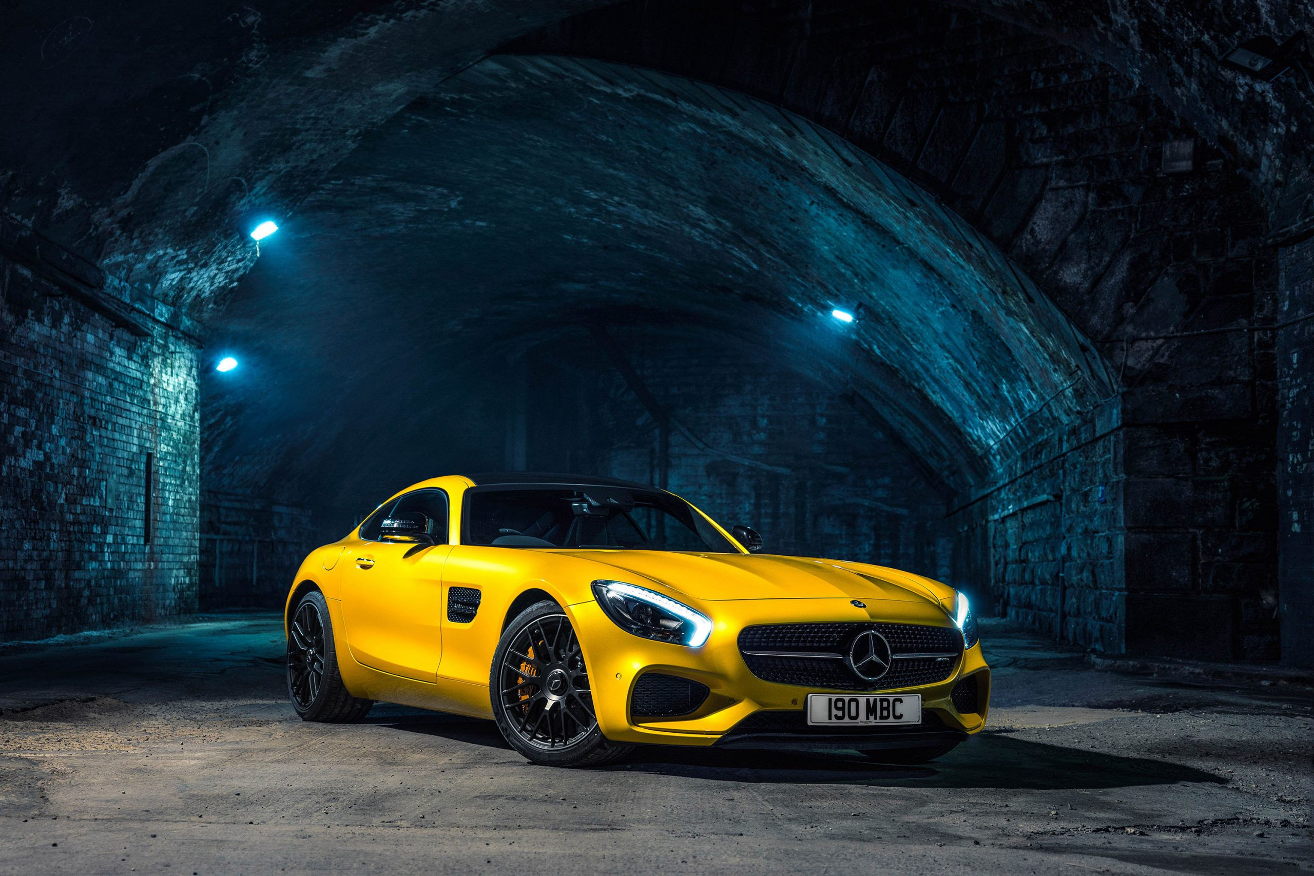 Wallpaper #z0VQl44B7YBJg1BV1qDS41 Mercedes-Amg GT S in a Dark Tunnel