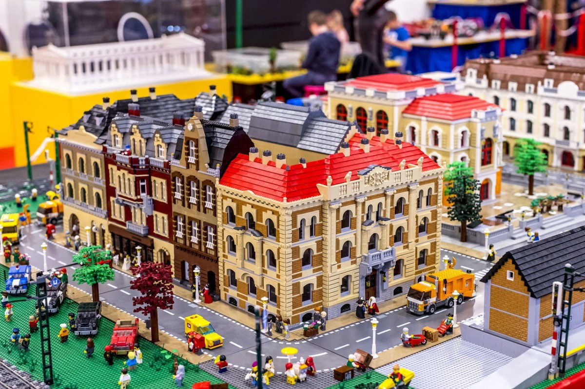 Wallpaper #UmdW6pIBSpphPi3-sUax191 Brick by Brick Lego Conventions to Make Memphis Debuts Memphis Local