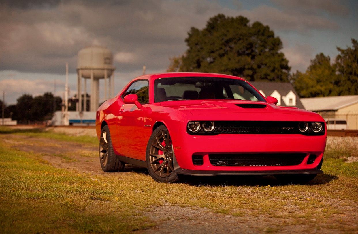 Wallpaper #CEU1qo4B7YBJg1BV9Kg716 Dan Neil Rides the Dodge Challenger Hellcat Srt 2015 Camaro Zl1 Wsj