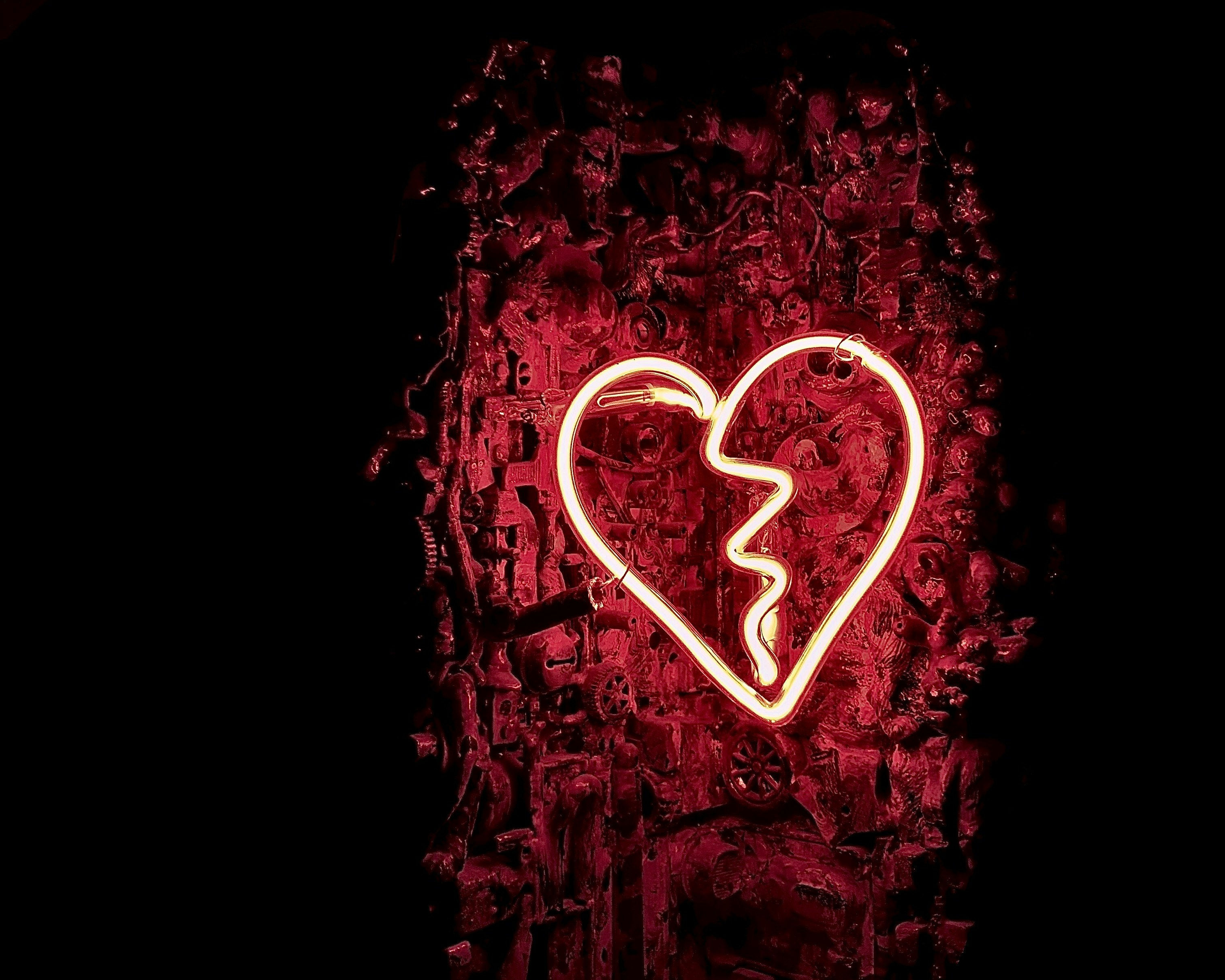 Wallpaper #t30P9I4Bnwiau_P6pg7_13 Neon Heart Pictures Download Free Images on Unsplash