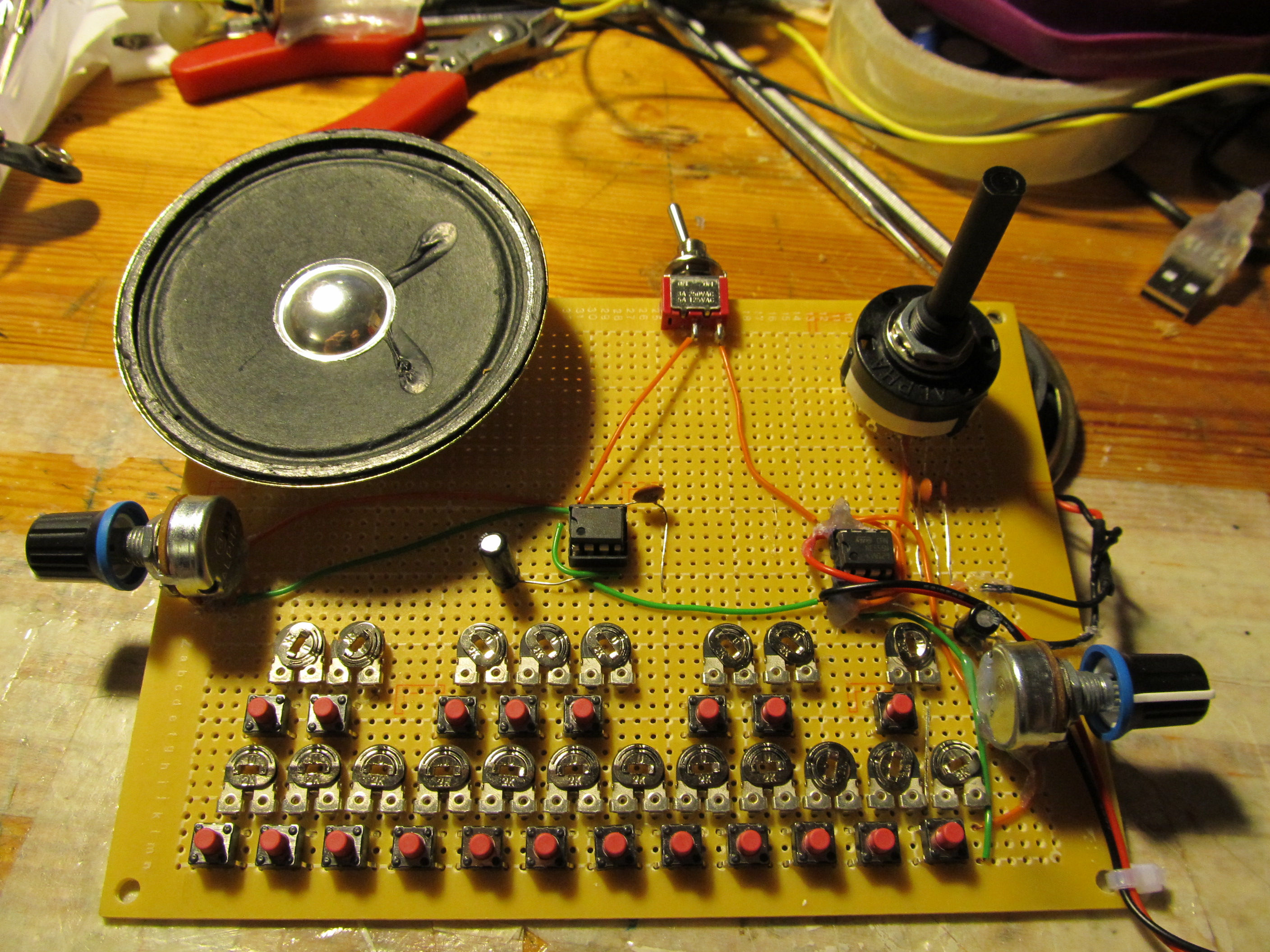 Wallpaper #oWc9-5IBSpphPi3-WZNa134 Atari Punk Organ a Simple 555 Synthesizer 6 Steps Instructables