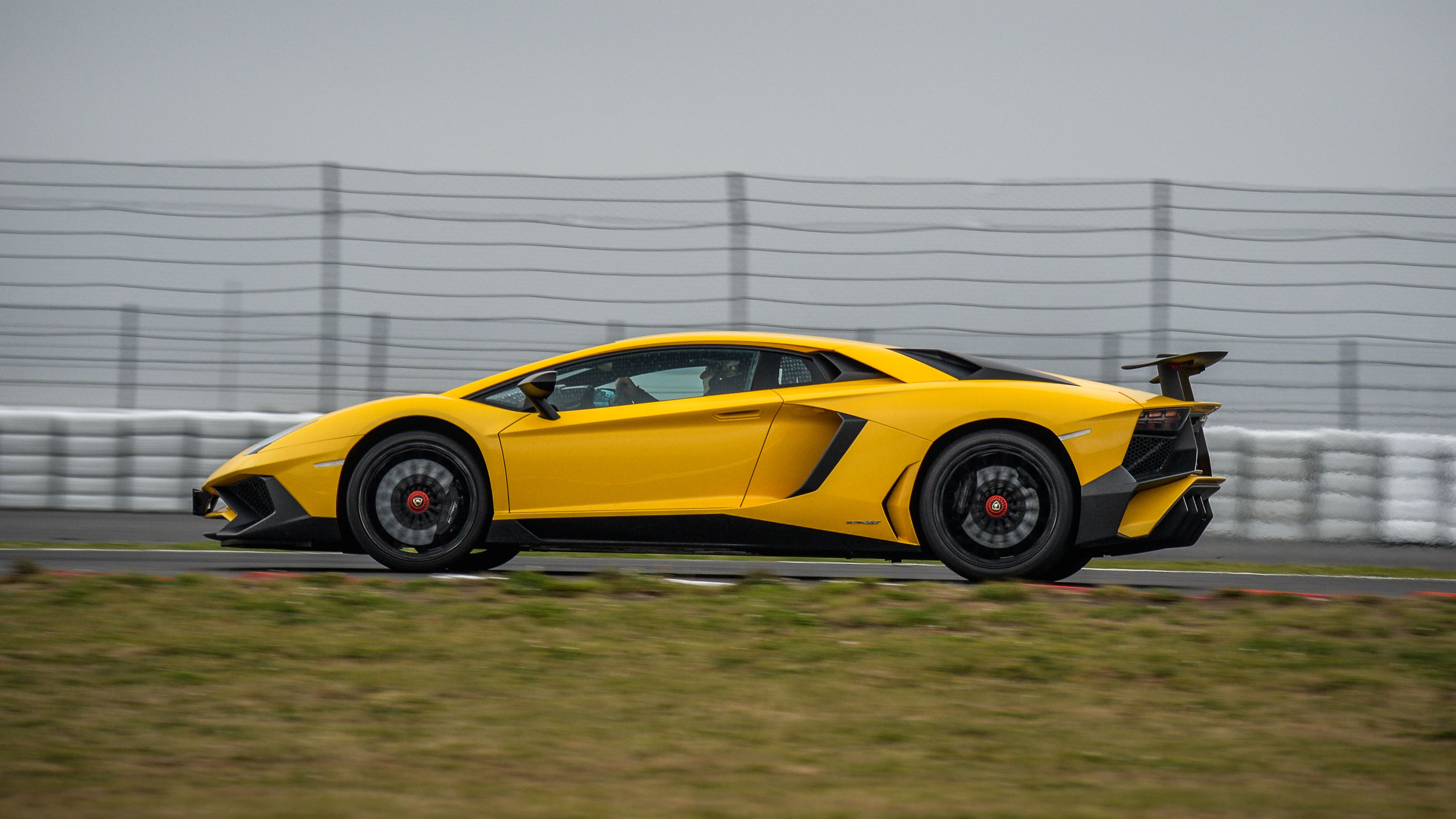 Wallpaper #vFY9e5cBsd6xcFiE9Nwk136 Review the Rear Steering Lamborghini Aventador SV Reviews 2025 Top Gear