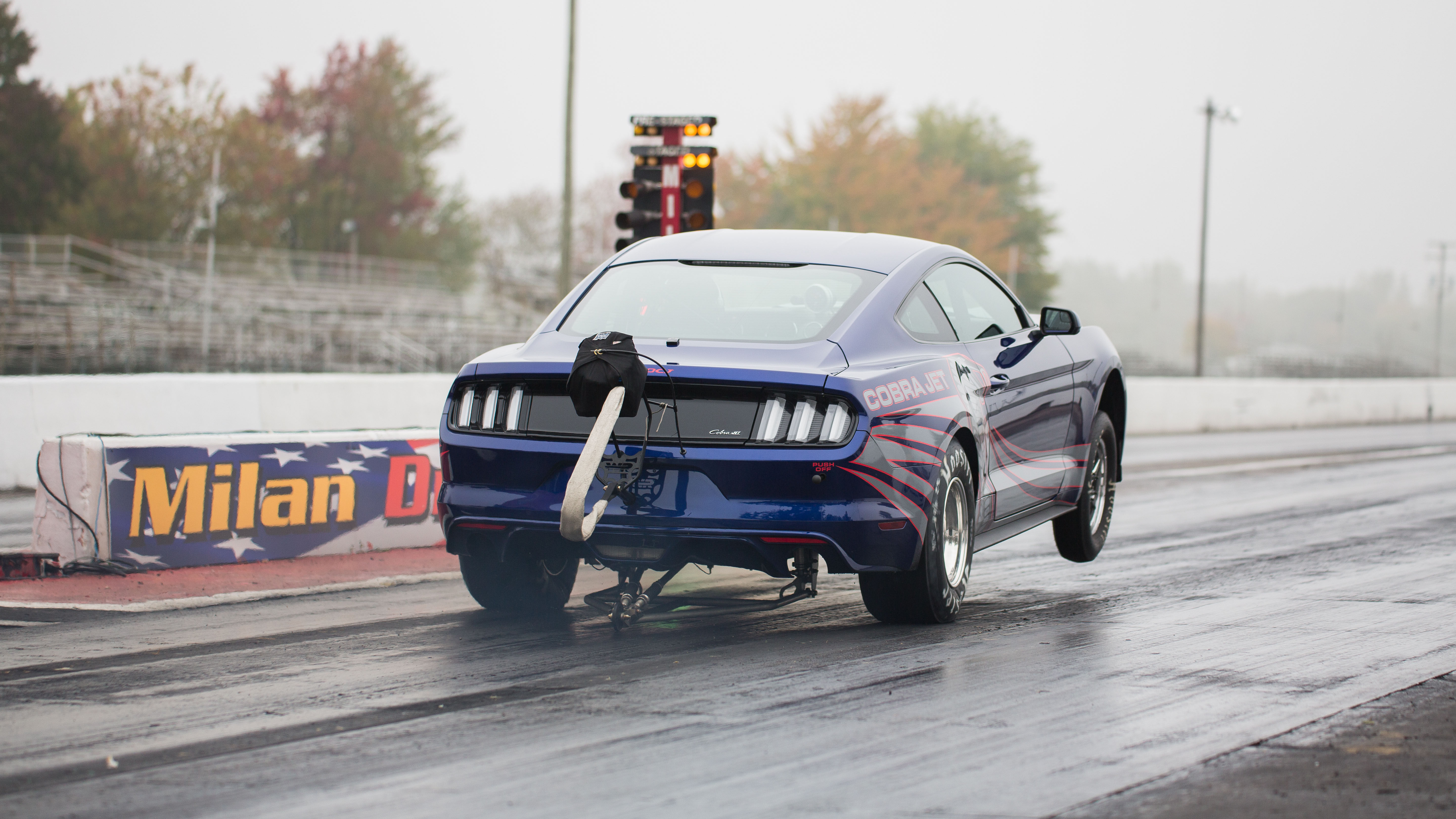 Wallpaper #12jpFZMBSpphPi3-lglt215 Drag Pack Mustang on Pallet