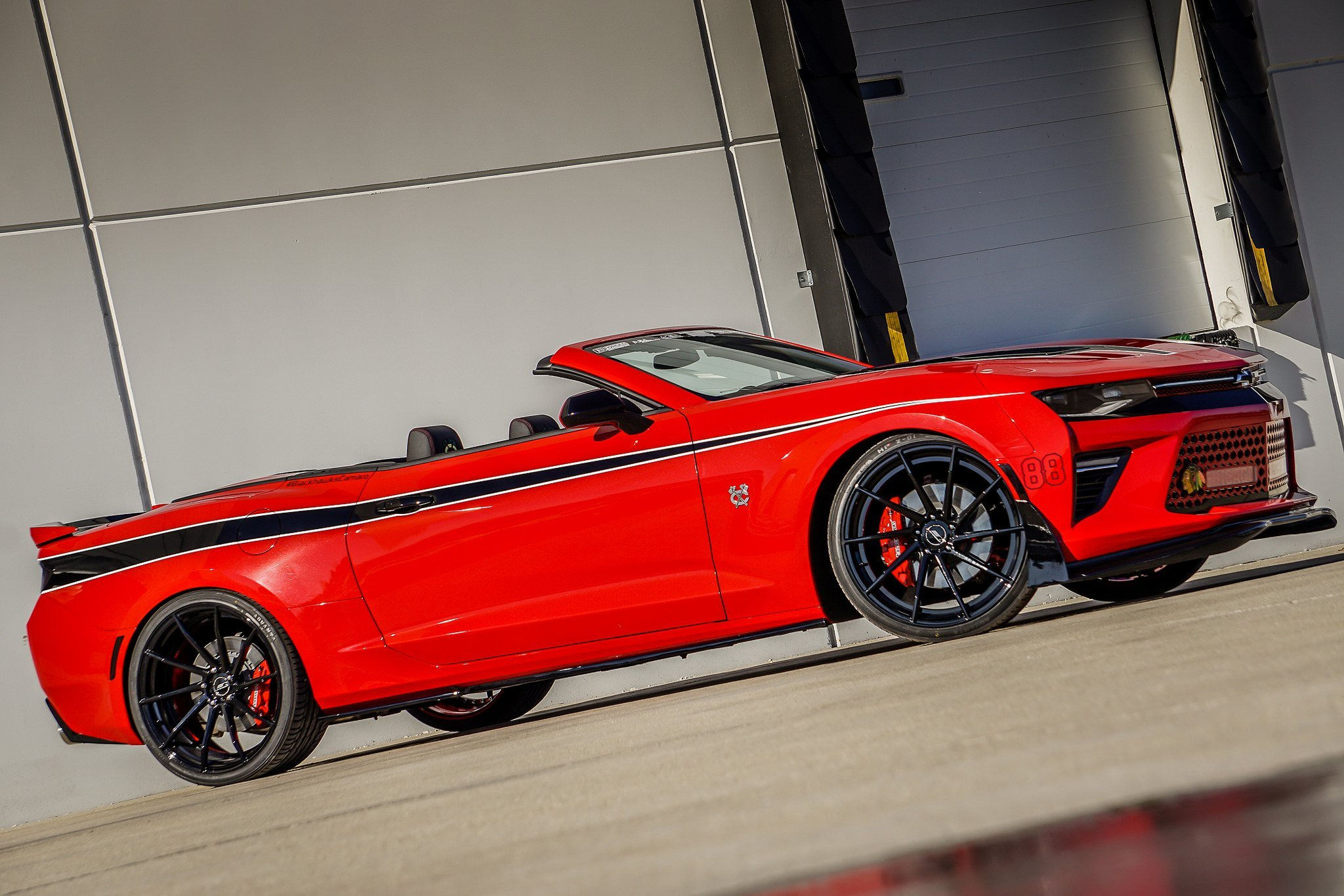 Wallpaper #NwPoZpMBpyOg8YnE99z490 Bright Red Camaro Features Blacked Out Accents for Aggressive Look