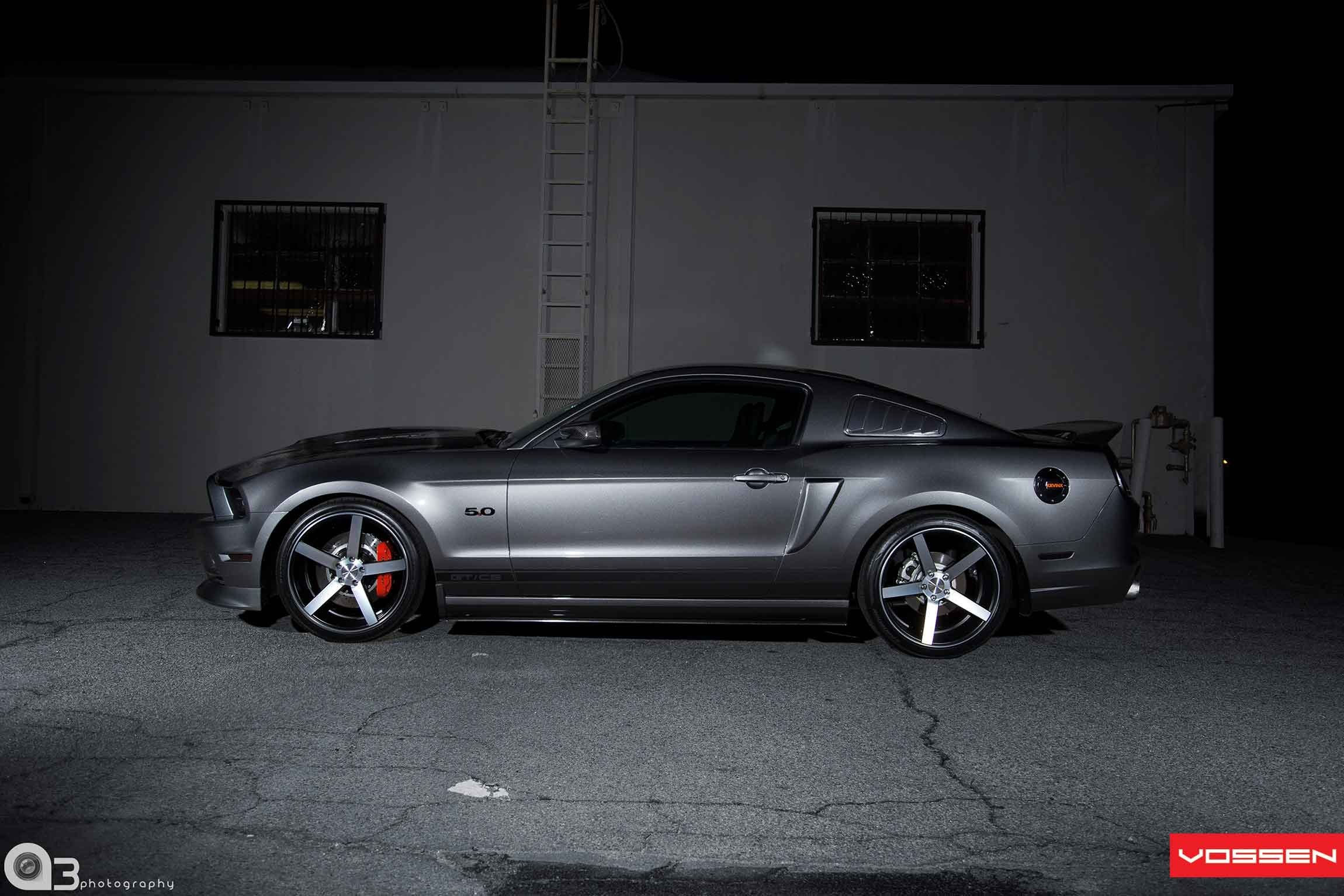 Wallpaper #q4IoQJMB0GiFKesMV8Cc214 Carbon Fiber Mania Gray Metallic Ford Mustang Gets Upgraded Carid