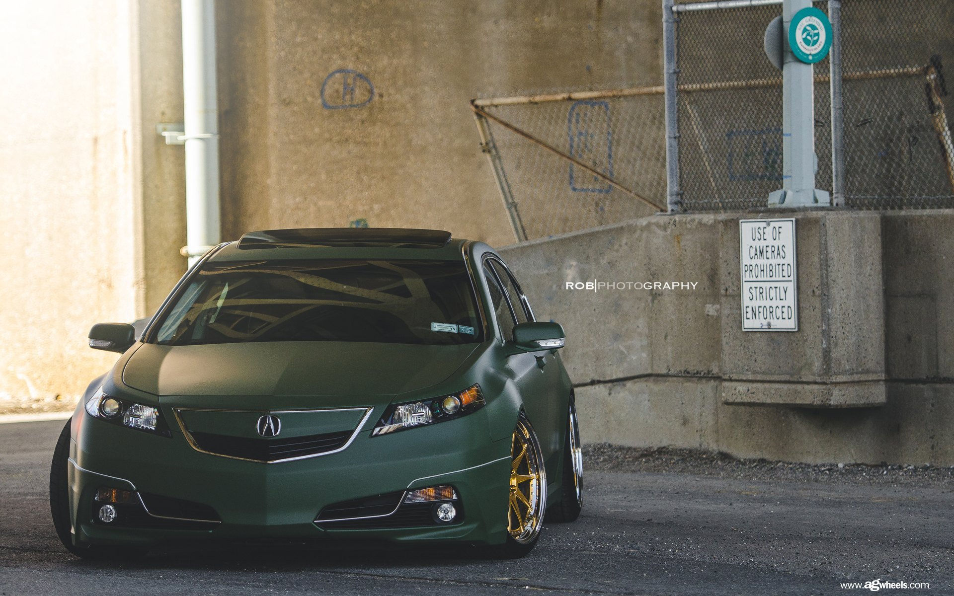 Wallpaper #RGggHpMBSpphPi3-iyiC268 Download 23 Dark Green Car Paint Colors