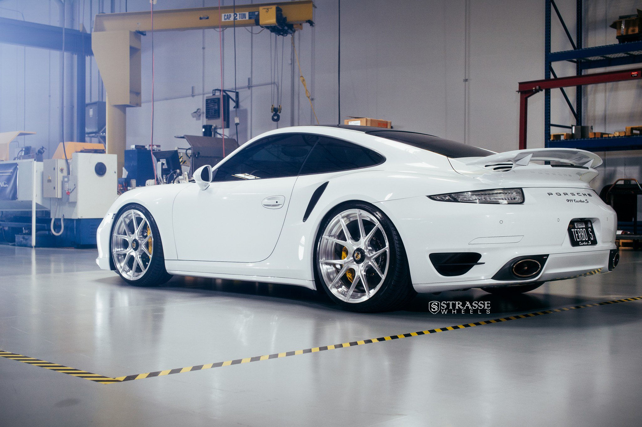 Wallpaper #pmjoH5MBSpphPi3-Xyxs5 Glamorous Doesnt Get Better Than This Porsche 911 on Gloss Clear