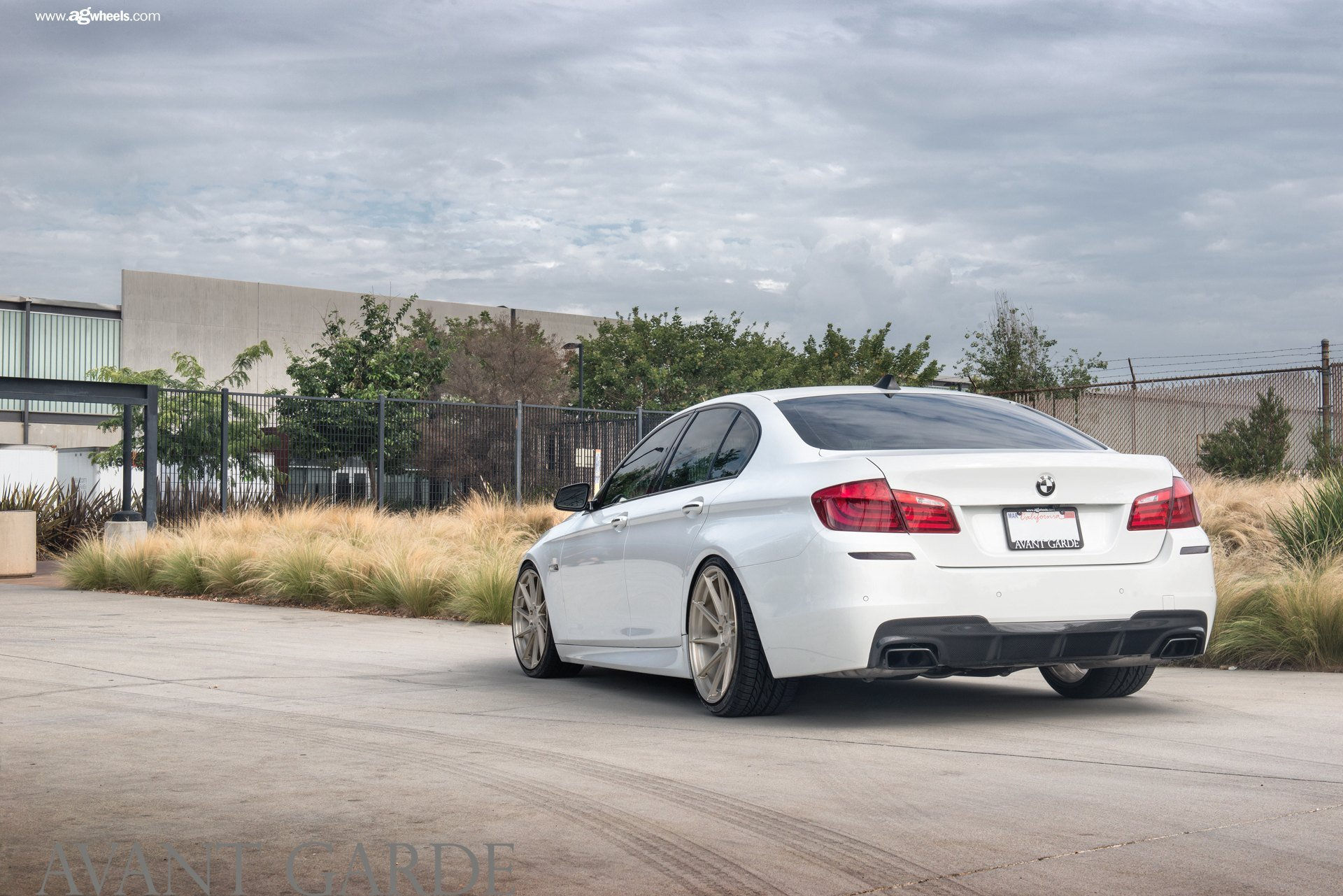 Wallpaper #v3fdJpMB-pgBXx60JaPB124 A Few Visual Tweaks on White BMW 5 Series Caridcom Gallery