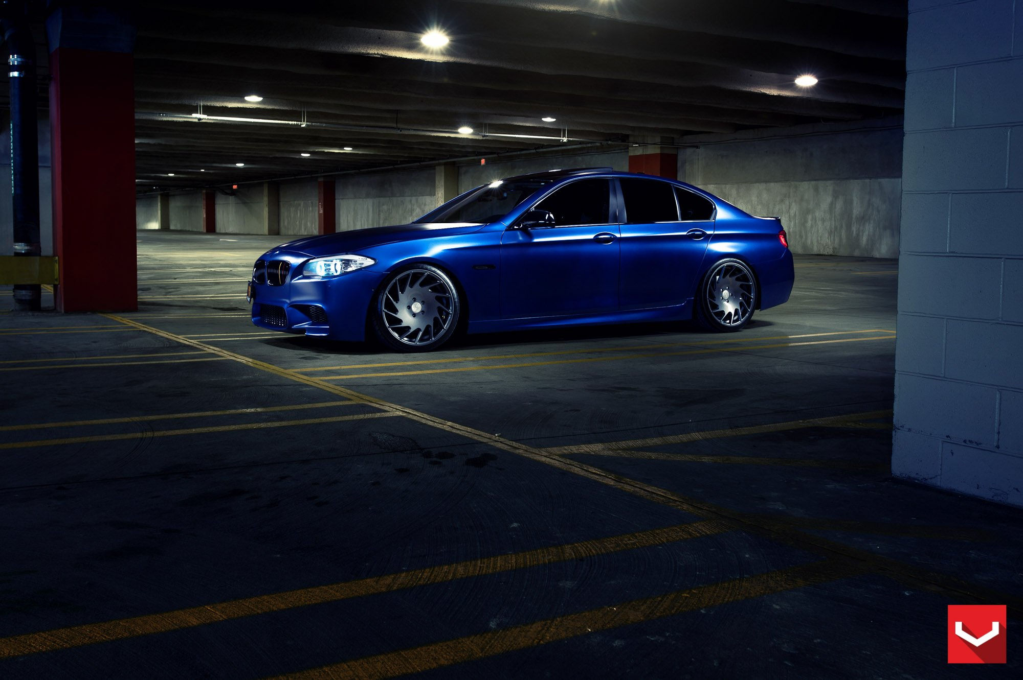 Wallpaper #4xVguI4BmMigT4UnAlSP54 Lowered Cars Enthusiasts Dream Customized Blue BMW 5 Series Carid