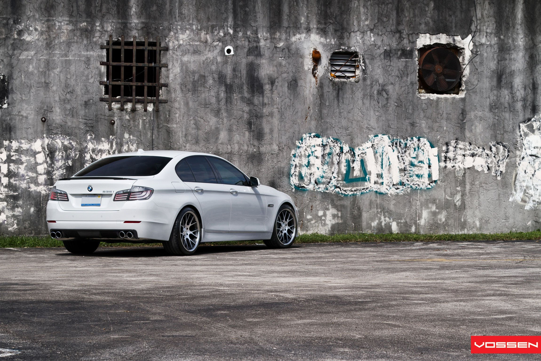 Wallpaper #v3fdJpMB-pgBXx60JaPB132 Custom White BMW 5 Series Dressed to Impress Caridcom Gallery