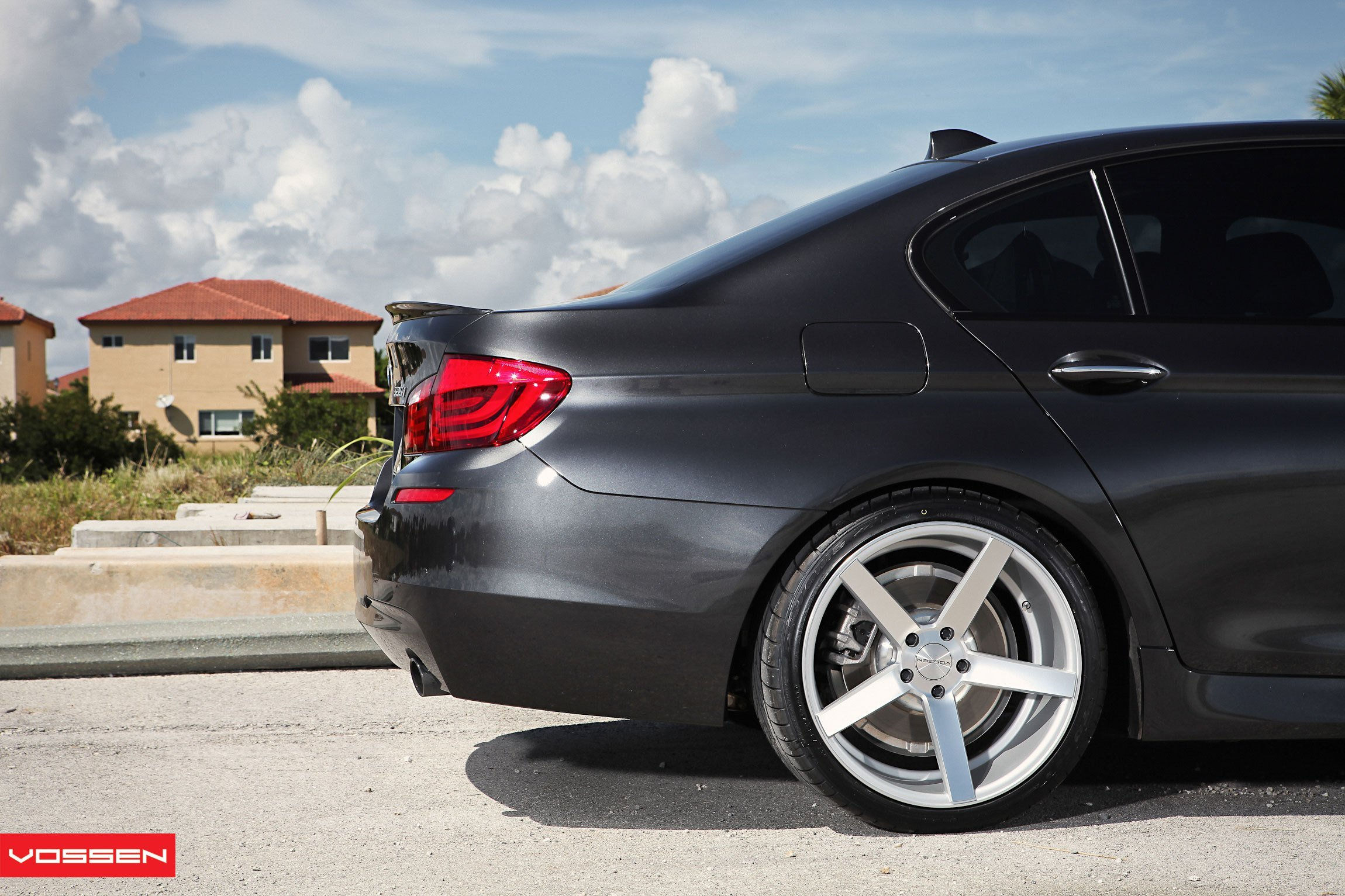 Wallpaper #aUVhj44B7YBJg1BV-50o24 Black BMW 5 Series Looking Good on 5 Spoke Chrome Cv Vossen Wheels