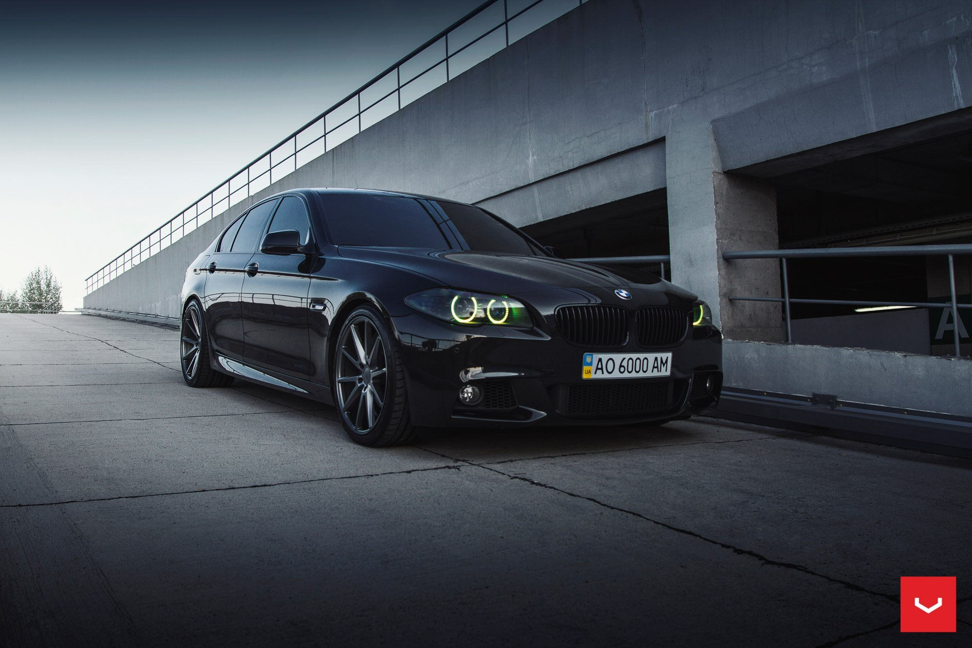 Wallpaper #aUVhj44B7YBJg1BV-50o40 Black BMW 5 Series with Color Changing Halos by Vossen Wheels Carid