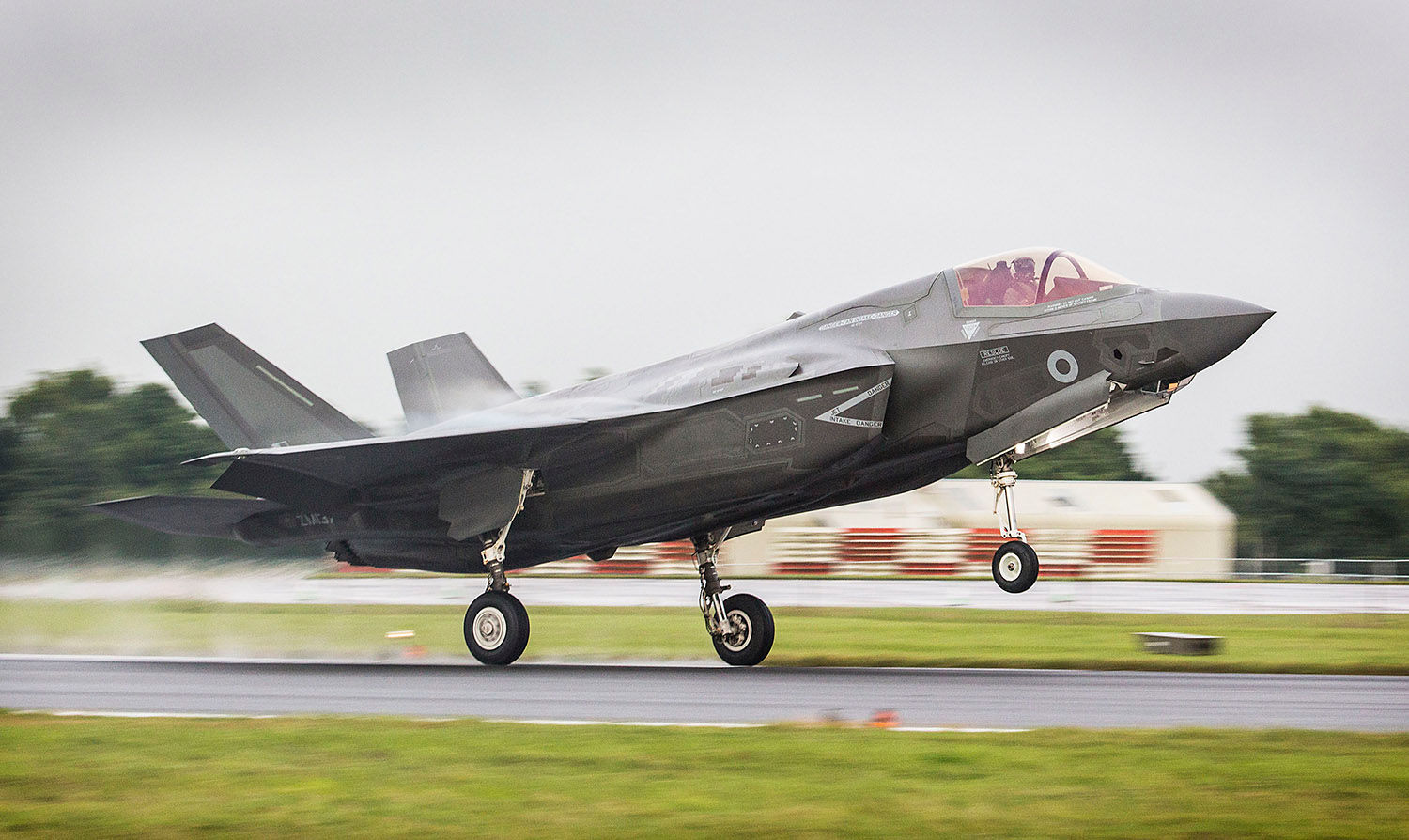 Wallpaper #KBntB48BtGB6xQ78R1hh45 Britains First F 35 Stealth Fighter Jet Lands in Uk
