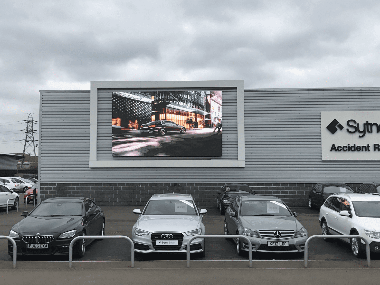 Wallpaper #eEJcPZMBOBpx0NhmC8Qt23 Car Dealerships Digital Displays Scanlite