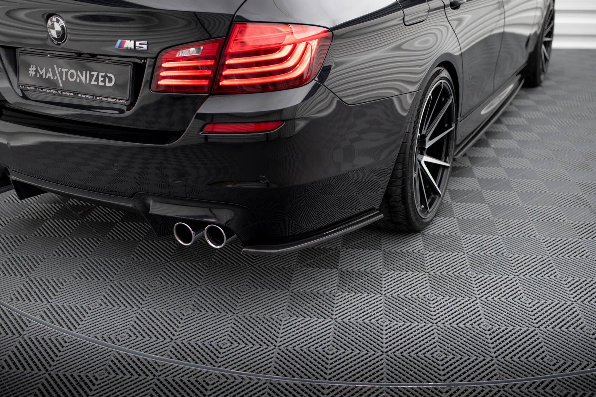 Wallpaper #v3fdJpMB-pgBXx60JaPB221 Splittery Tylne Boczne BMW M5 F10 Textured Nasza Oferta BMW Seria