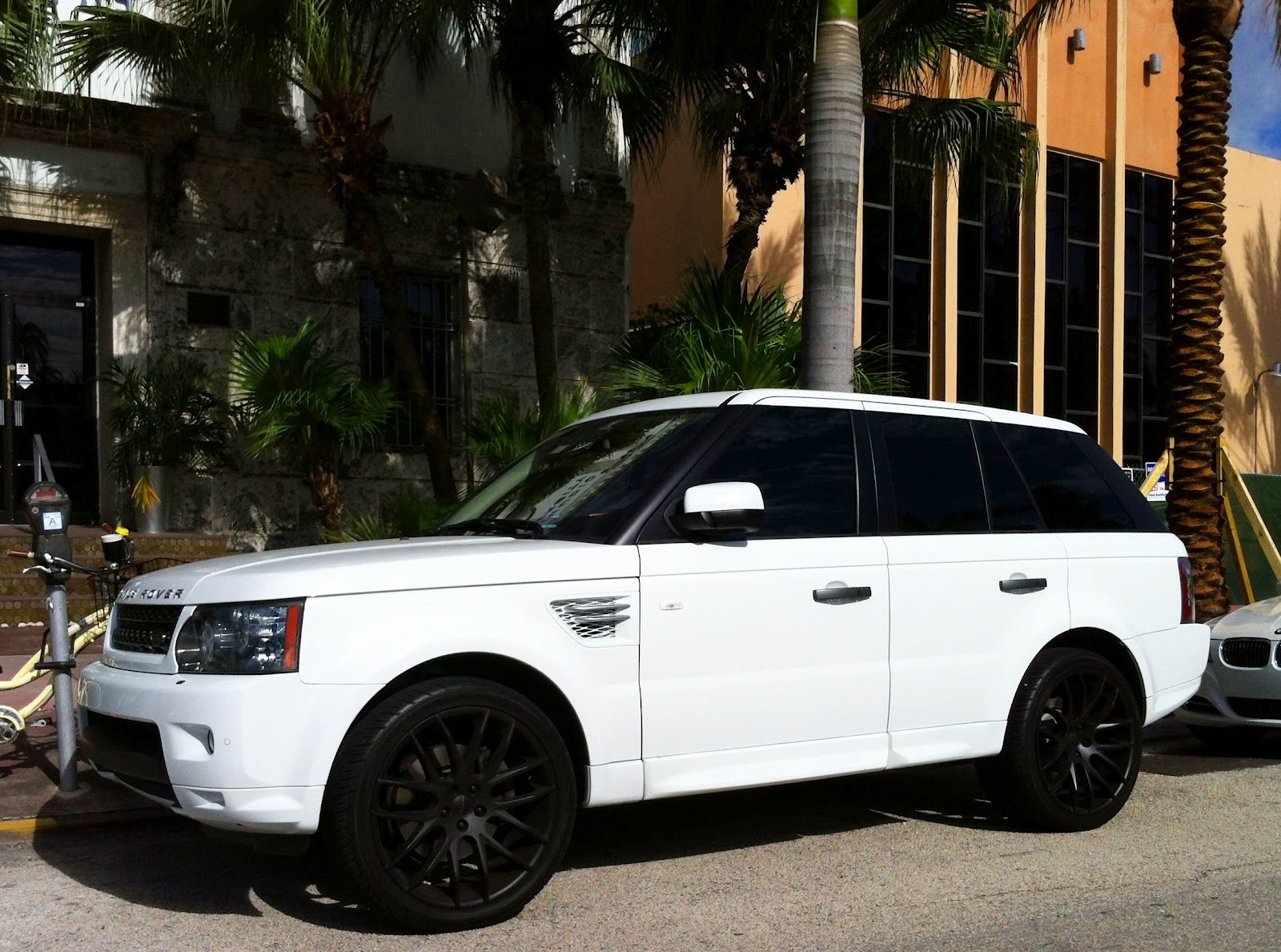 Wallpaper #HGc-B5MBSpphPi3-bcUr155 White Range Rover Myautoshowroom