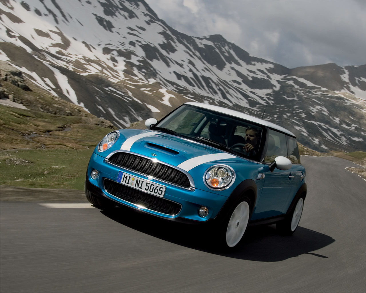 Wallpaper #tgAo7I4BSdW8dNouHRNu46 Mini Cooper Car Wallpapers Pictures Snaps Photo Models Images