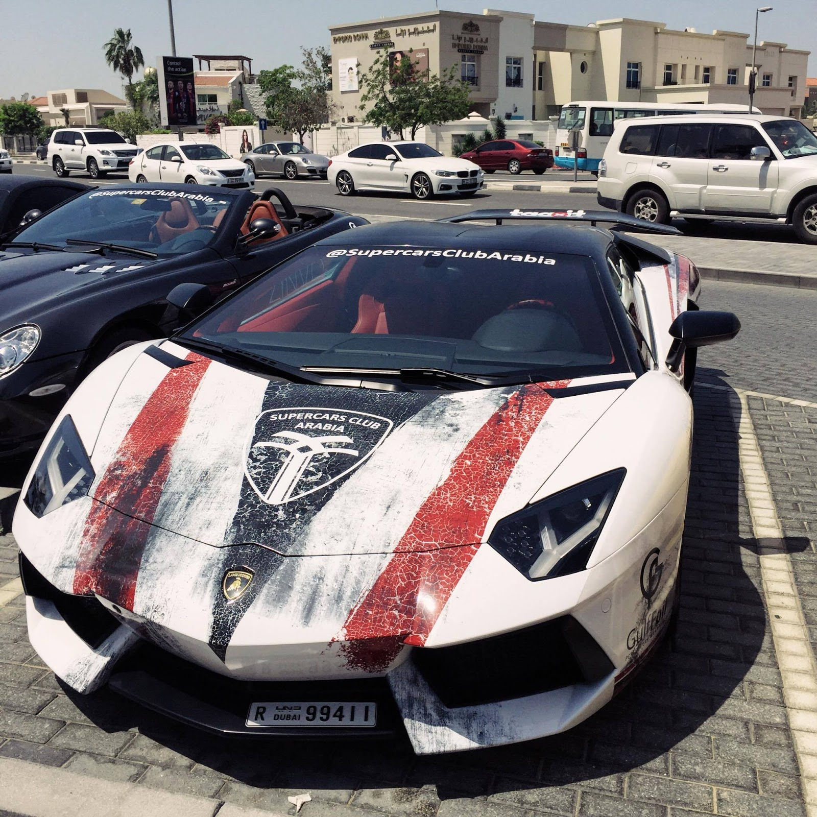 Wallpaper #2xm-Do8BtGB6xQ78nVoz50 Dubai Desert Blogger Crazy Supercars Line Up in Dubai