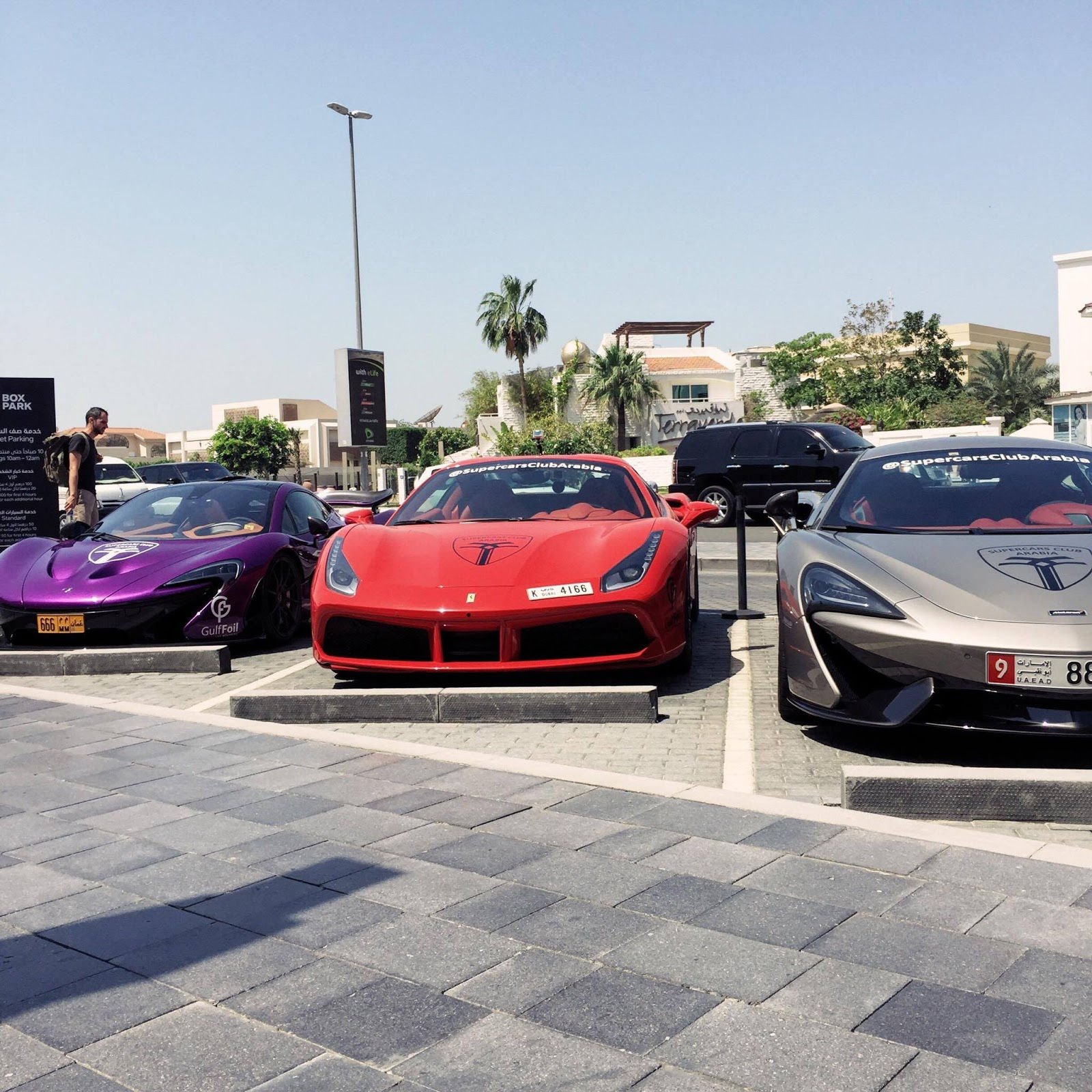 Wallpaper #2xm-Do8BtGB6xQ78nVoz8 Dubai Desert Blogger Crazy Supercars Line Up in Dubai