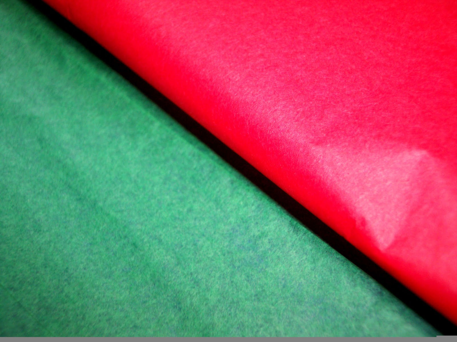 Wallpaper #i2cO9ZIBSpphPi3-vn0v265 Still Waters Notes from a Virginia Shire Why Are Red and Green