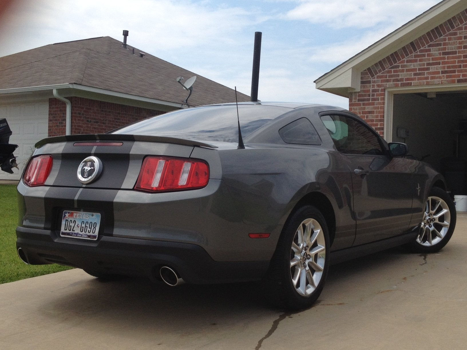 Wallpaper #q4IoQJMB0GiFKesMV8Cc26 Pic of Silver Stripes with Sterling Grey the Mustang Source Ford