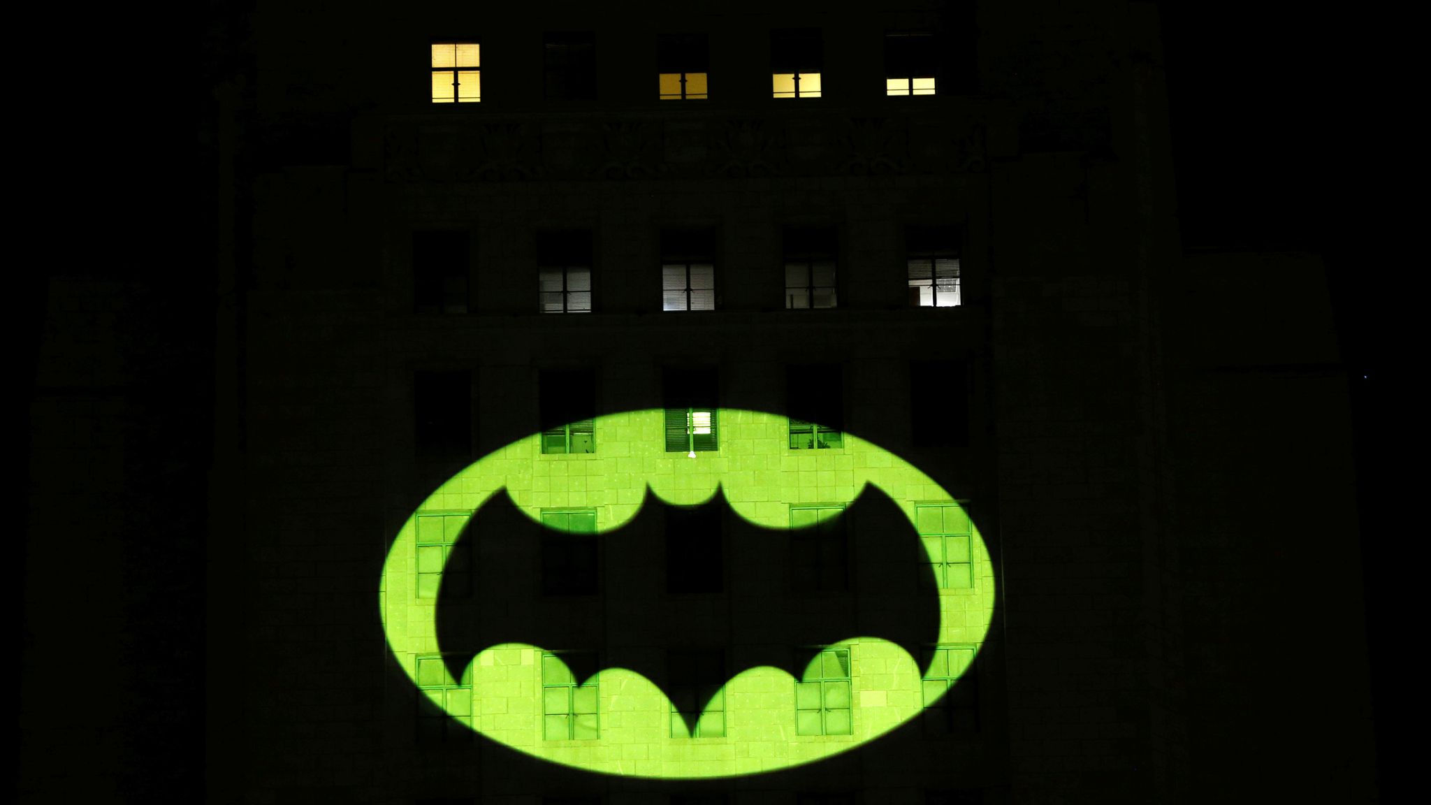 Wallpaper #shlEII8BtGB6xQ78dn0s9 Bat Signal Lights Up La City Hall in Adam West Tribute Ents Arts