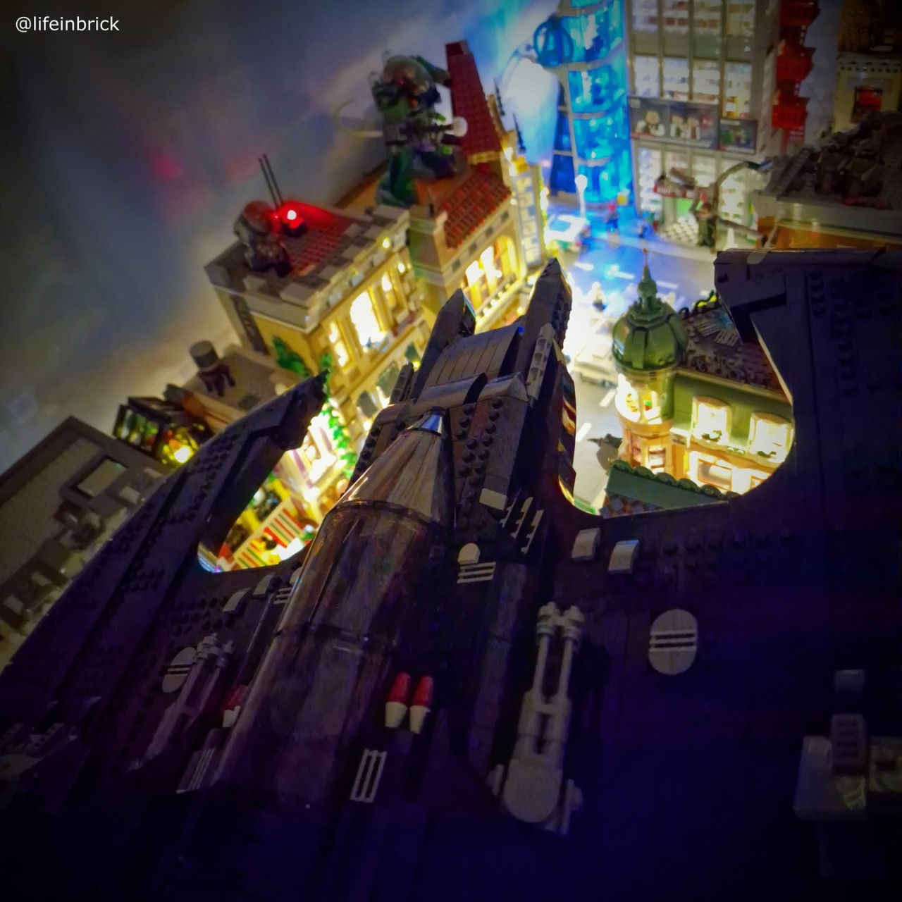 Wallpaper #cDNCM5MBcgDP3FvJXqqA428 Life in Brick Heading Out to See Theflashmovie Tonight Super