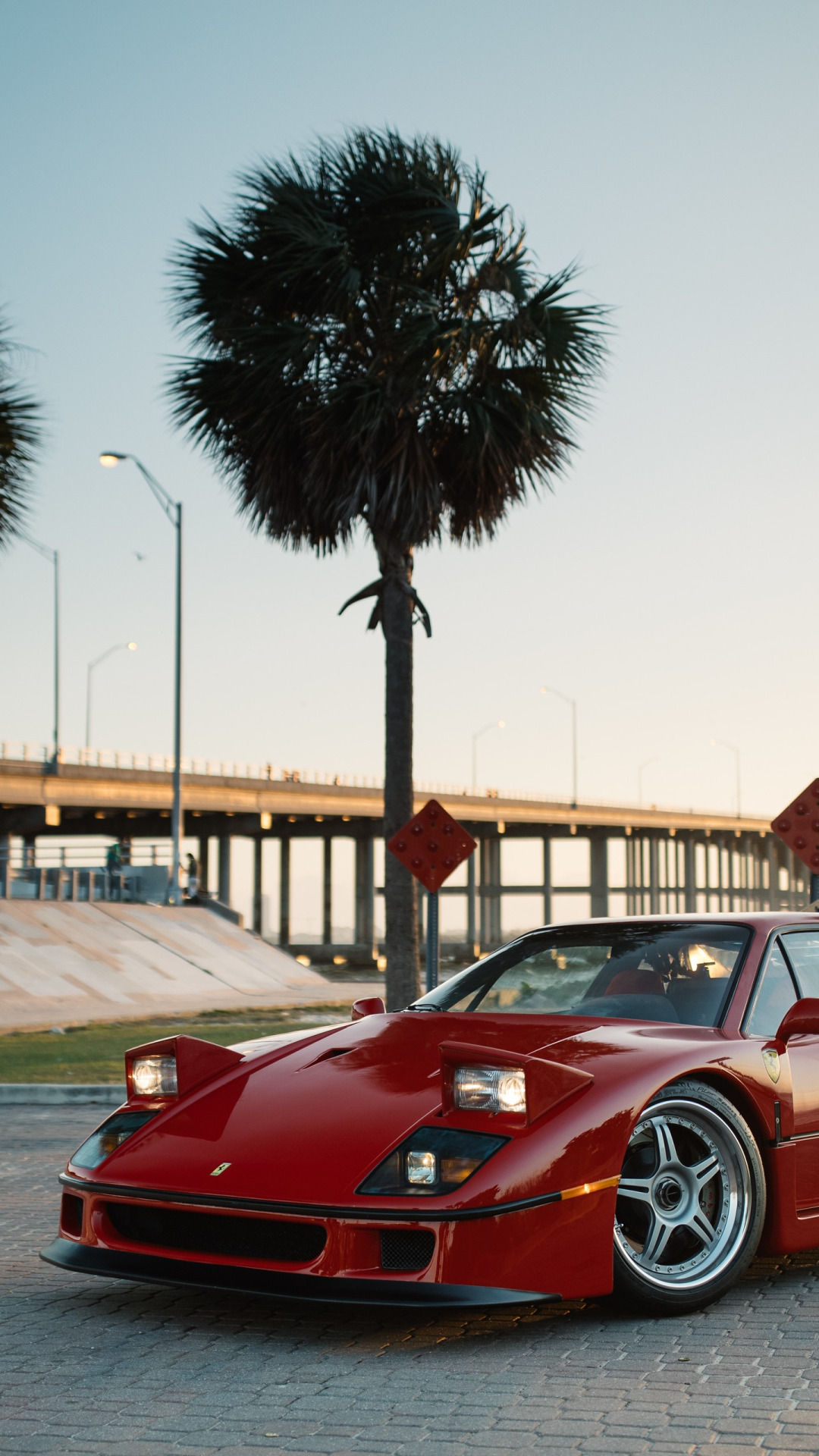 Wallpaper #05kzP5MBUcASHT6nxsu558 Download Wallpaper Bridge Palm Trees People Ferrari F40 Miami