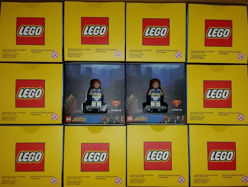 Wallpaper #42i9IpMBSpphPi3-KDNJ372 Lego Target Lightning Lad Gift Set 5004077 is Limited to 108k Units